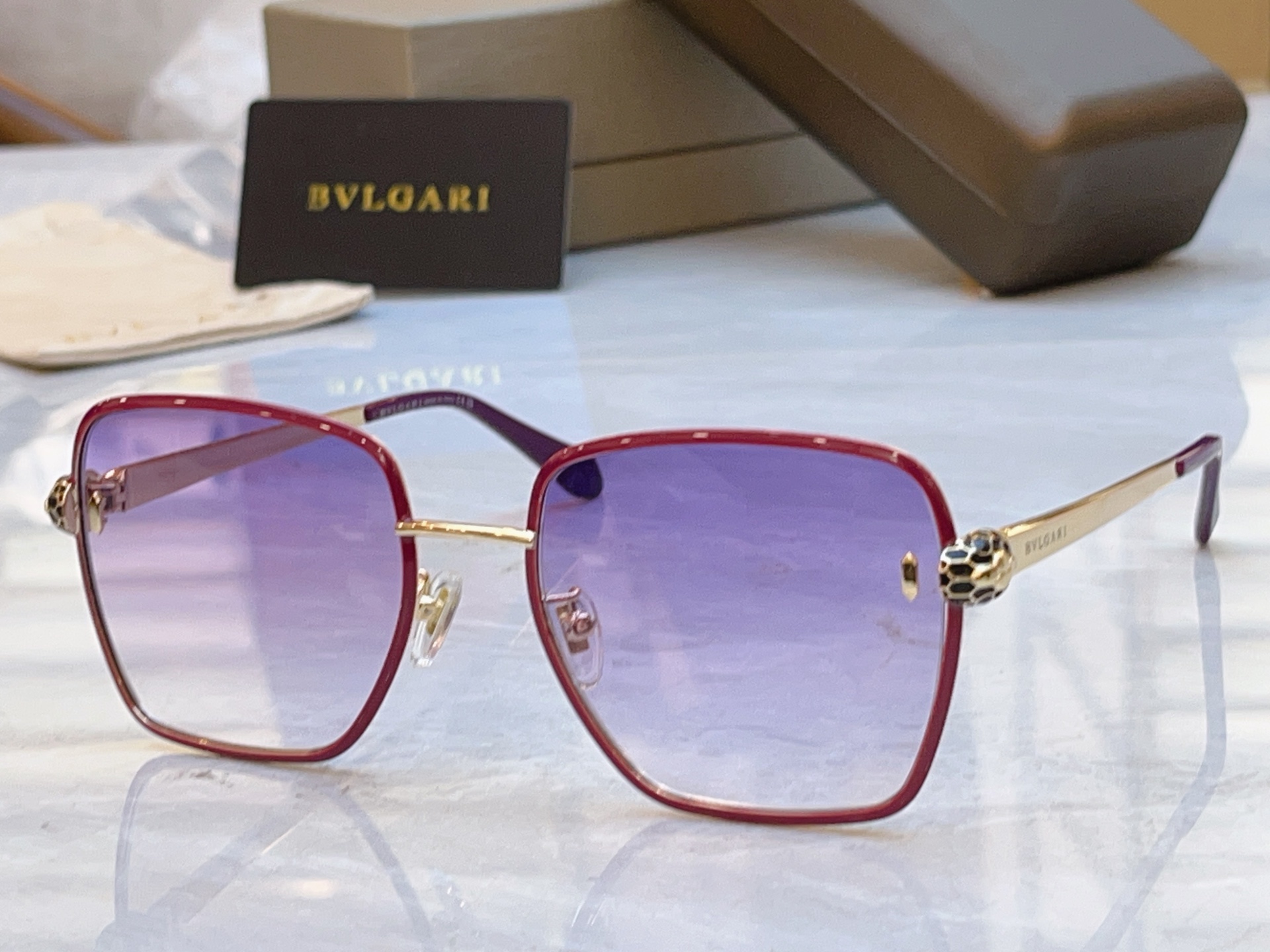 ，【BVLGA*】宝格*丽新款太阳镜，MODEL：BV 40092，SIZE：55口20-145