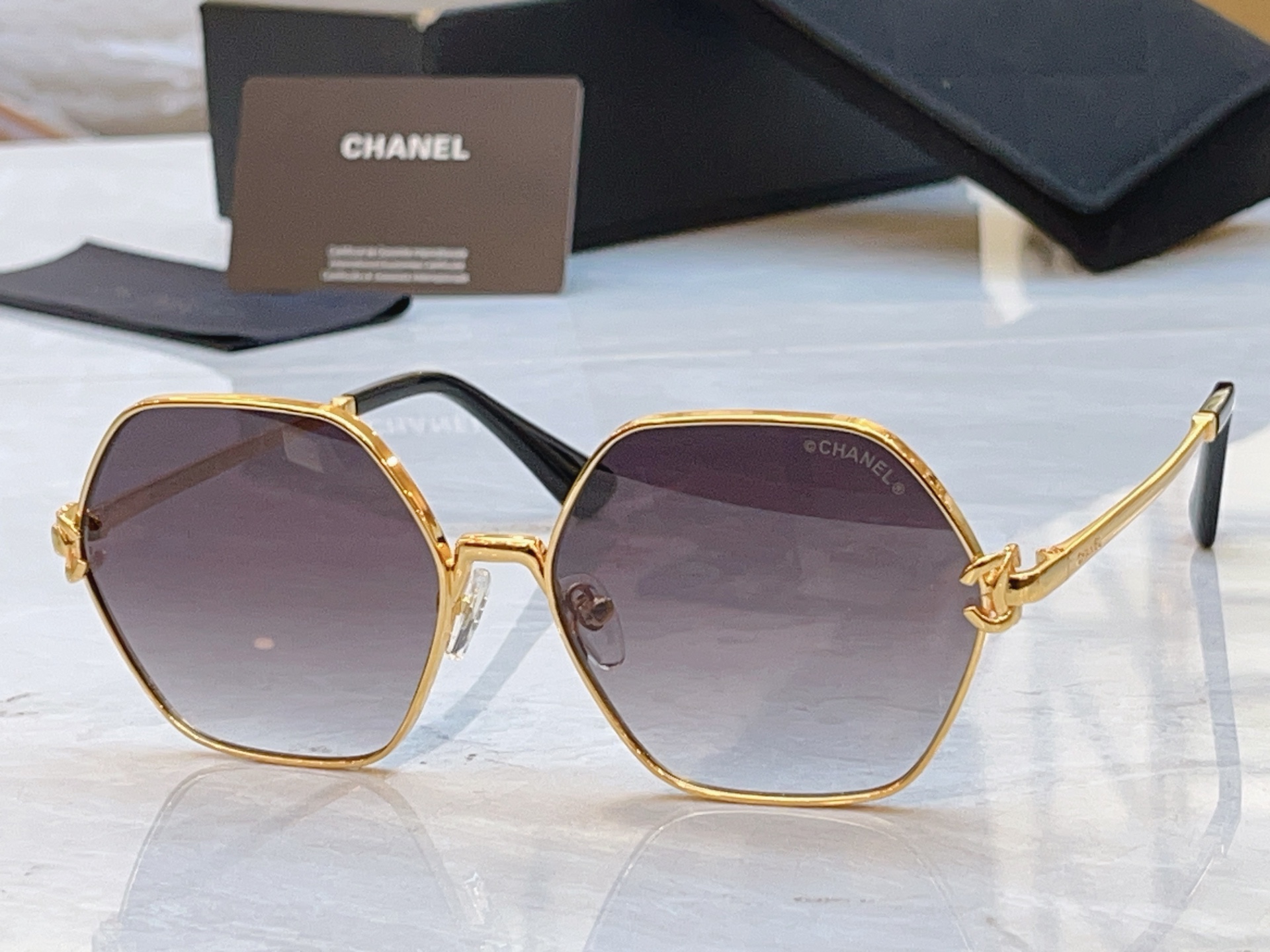 ，【CHANE*】香奈儿新款太阳镜，MODEL：CH7356B，SIZE：57口15-145