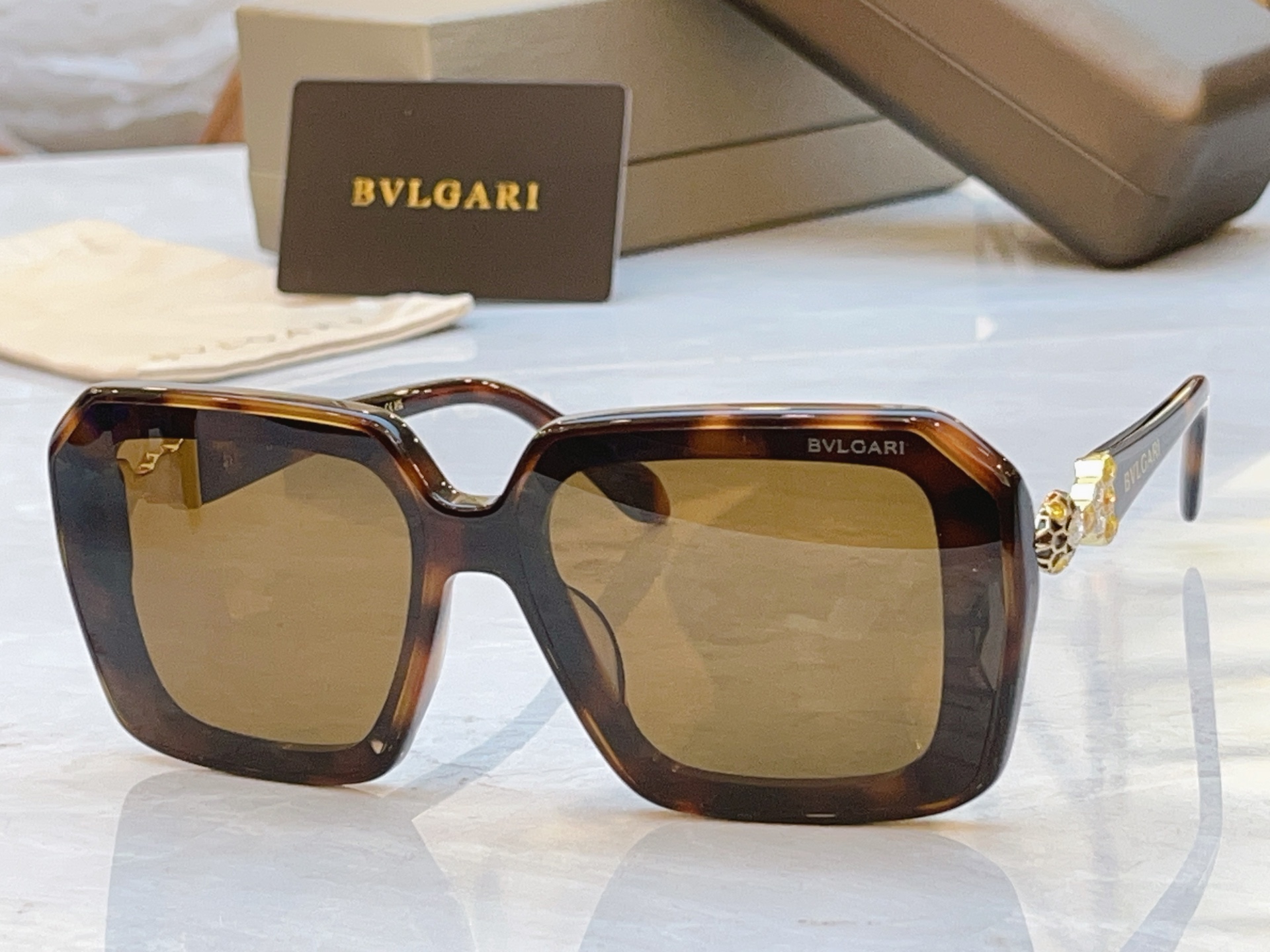 ，【BVLGA*】宝格*丽新款太阳镜，MODEL：BV 1806LU，SIZE：51口20-145