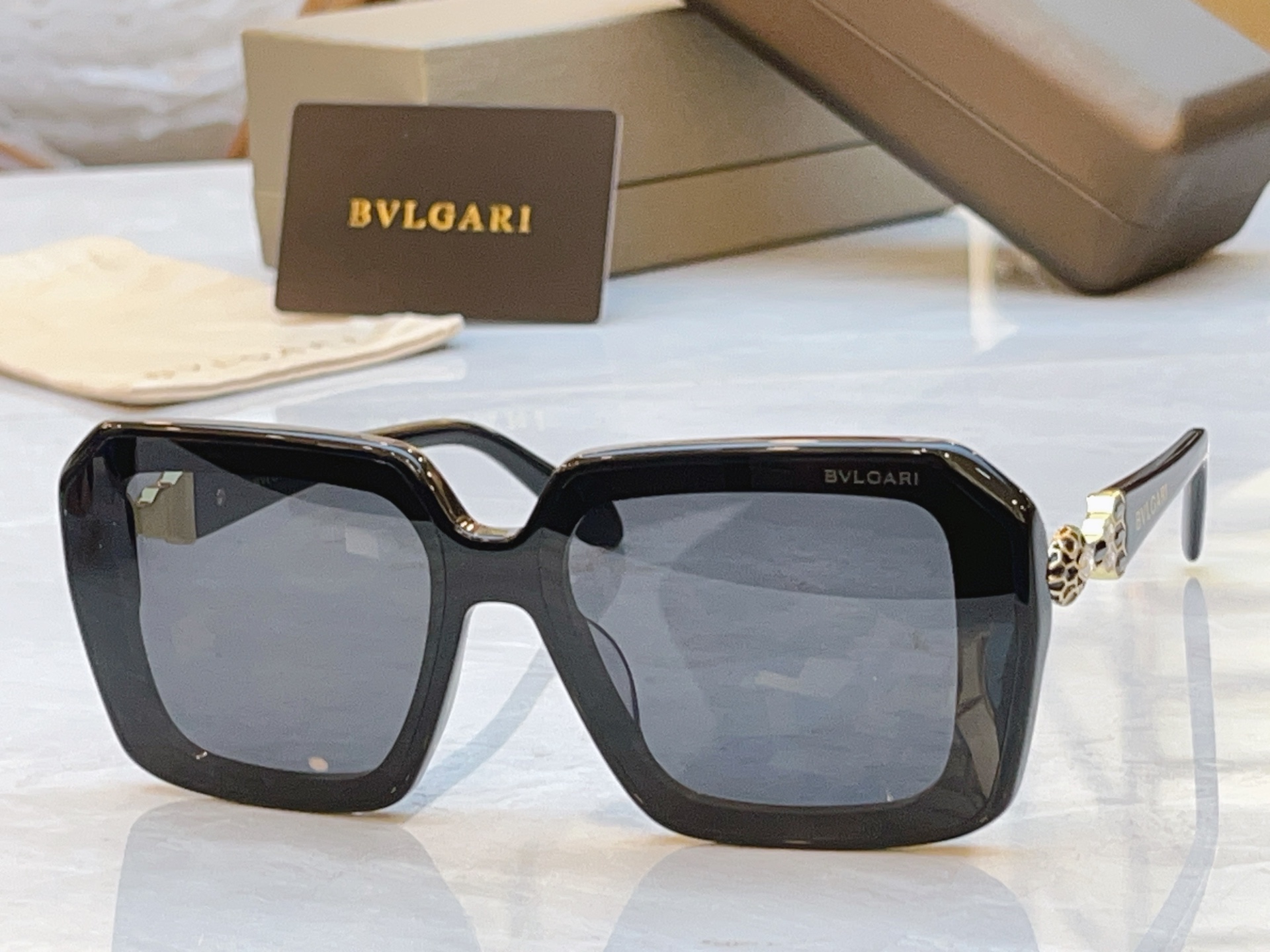 ，【BVLGA*】宝格*丽新款太阳镜，MODEL：BV 1806LU，SIZE：51口20-145