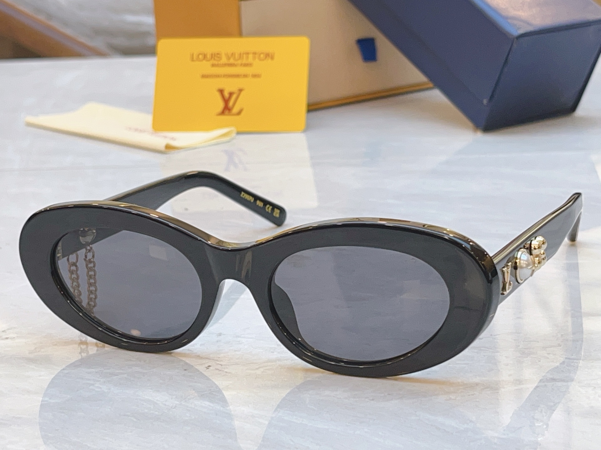 ，【LOUIS VUITTO*】路易*威登新款太阳镜，MODEL：Z2987U，SIZE：53口20-145