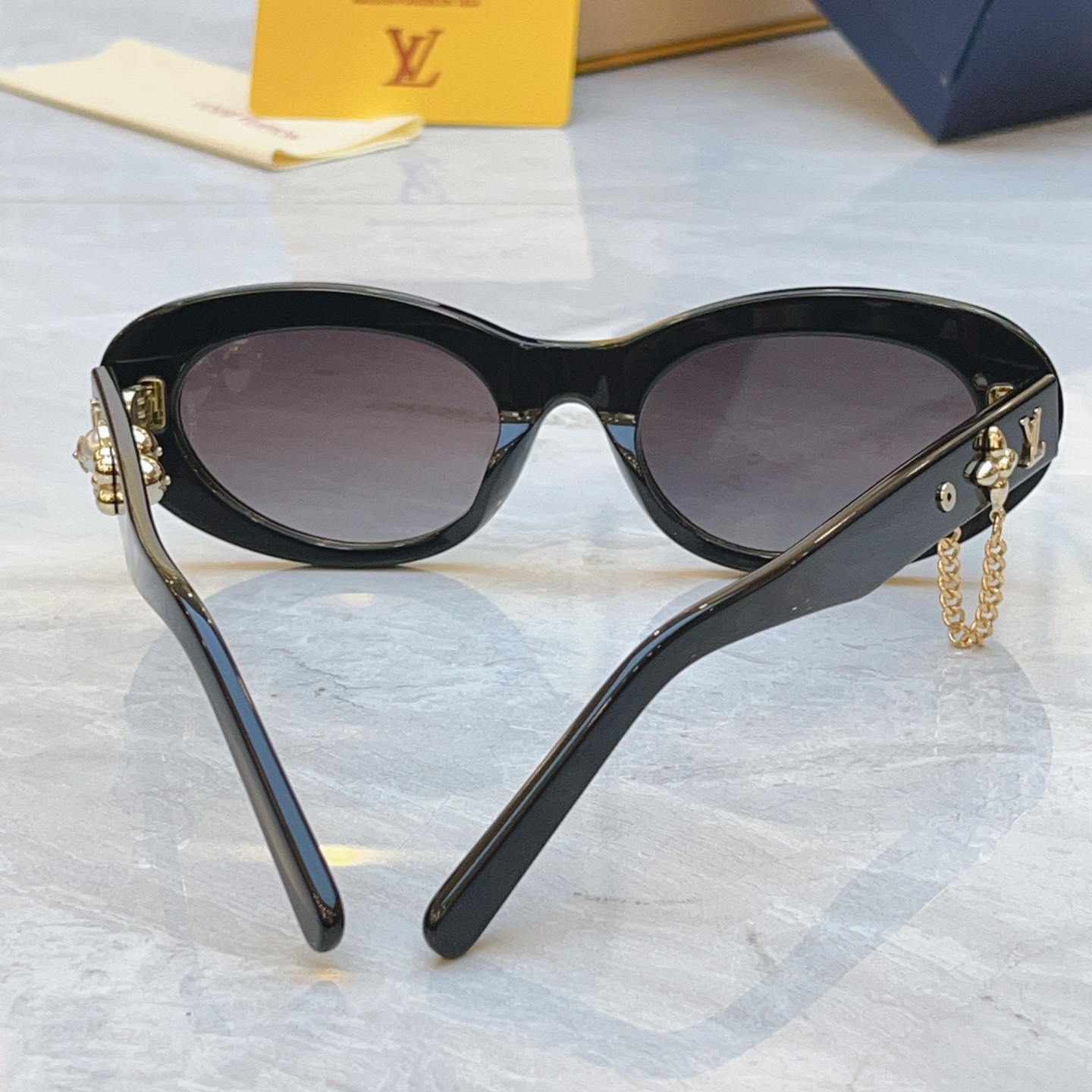 ，【LOUIS VUITTO*】路易*威登新款太阳镜，MODEL：Z2987U，SIZE：53口20-145