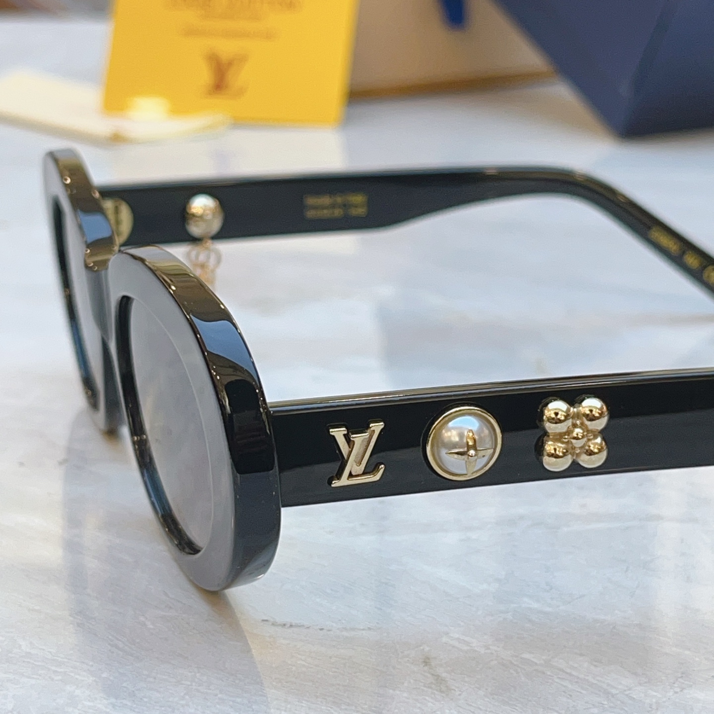 ，【LOUIS VUITTO*】路易*威登新款太阳镜，MODEL：Z2987U，SIZE：53口20-145