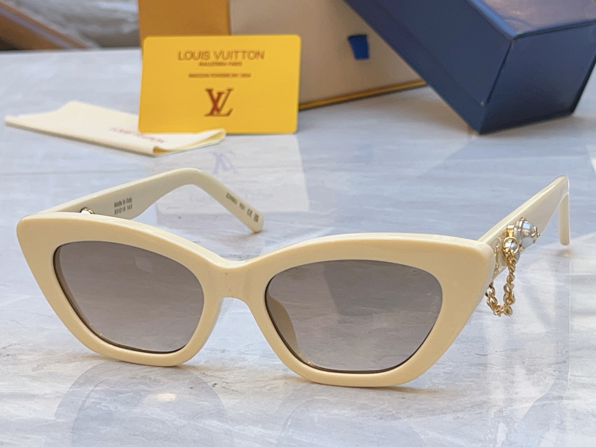 ，【LOUIS VUITTO*】路易*威登新款太阳镜，MODEL：Z2988U，SIZE：53口18-145