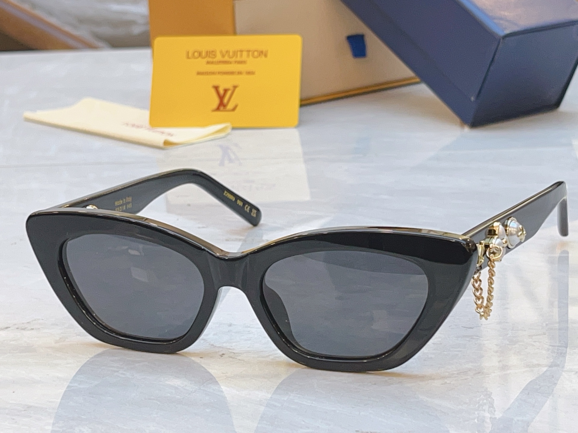 ，【LOUIS VUITTO*】路易*威登新款太阳镜，MODEL：Z2988U，SIZE：53口18-145