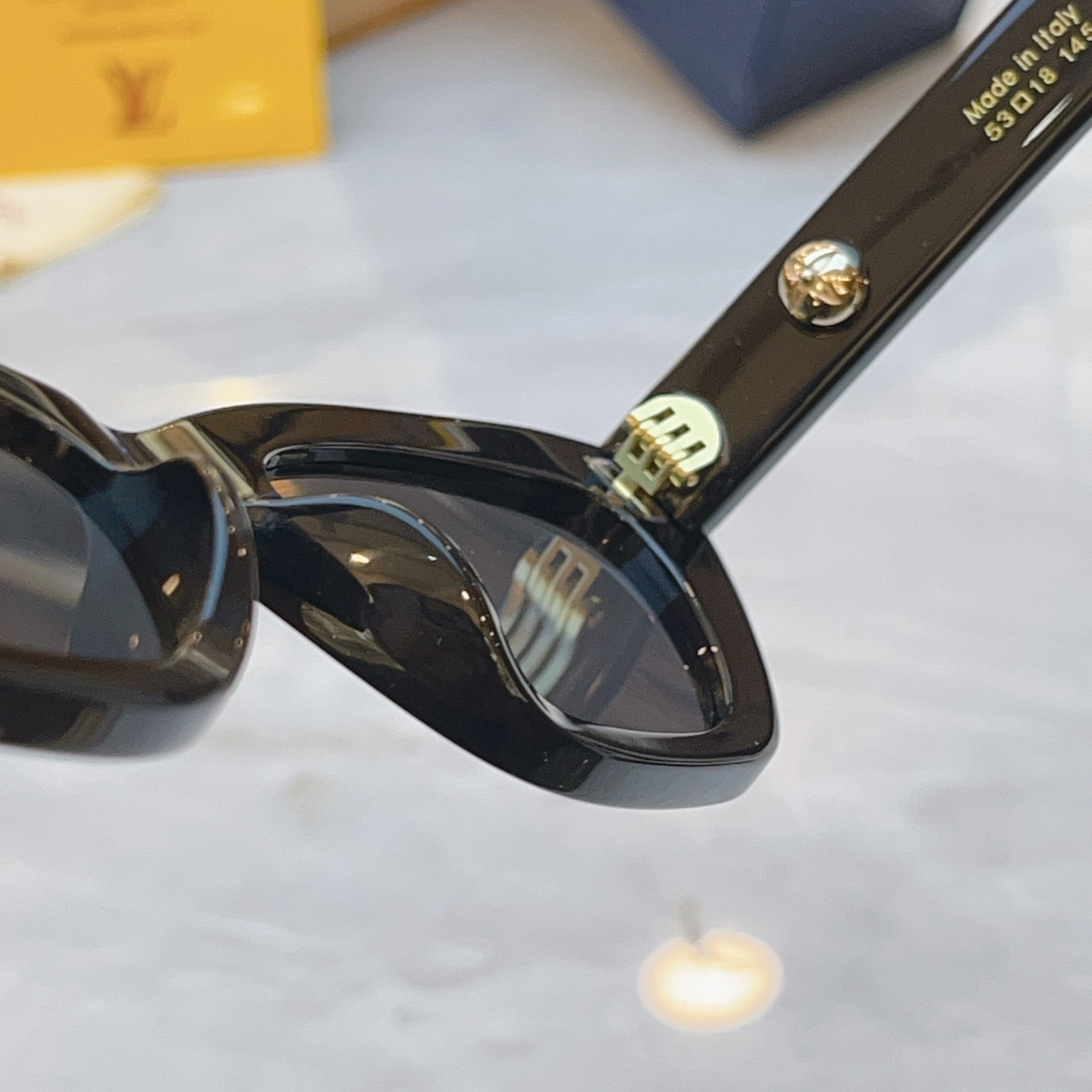 ，【LOUIS VUITTO*】路易*威登新款太阳镜，MODEL：Z2988U，SIZE：53口18-145
