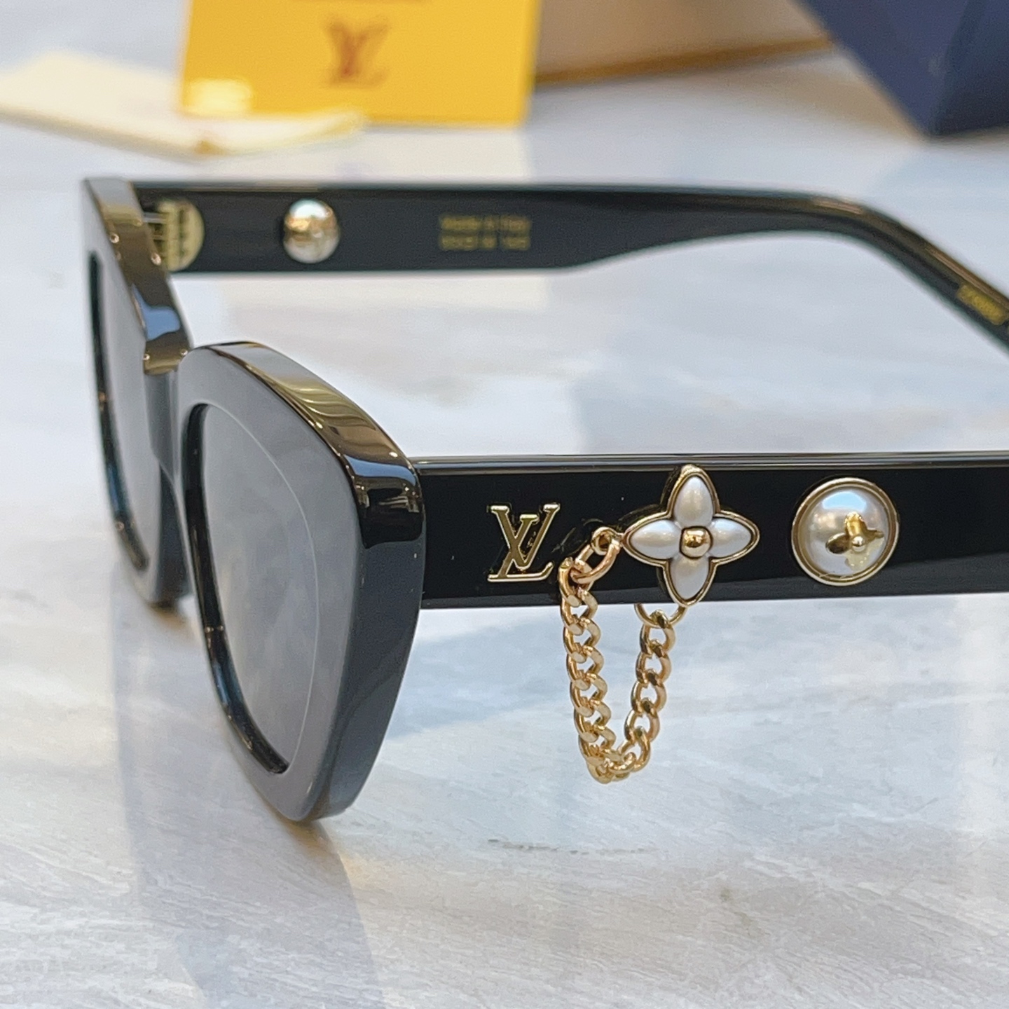 ，【LOUIS VUITTO*】路易*威登新款太阳镜，MODEL：Z2988U，SIZE：53口18-145