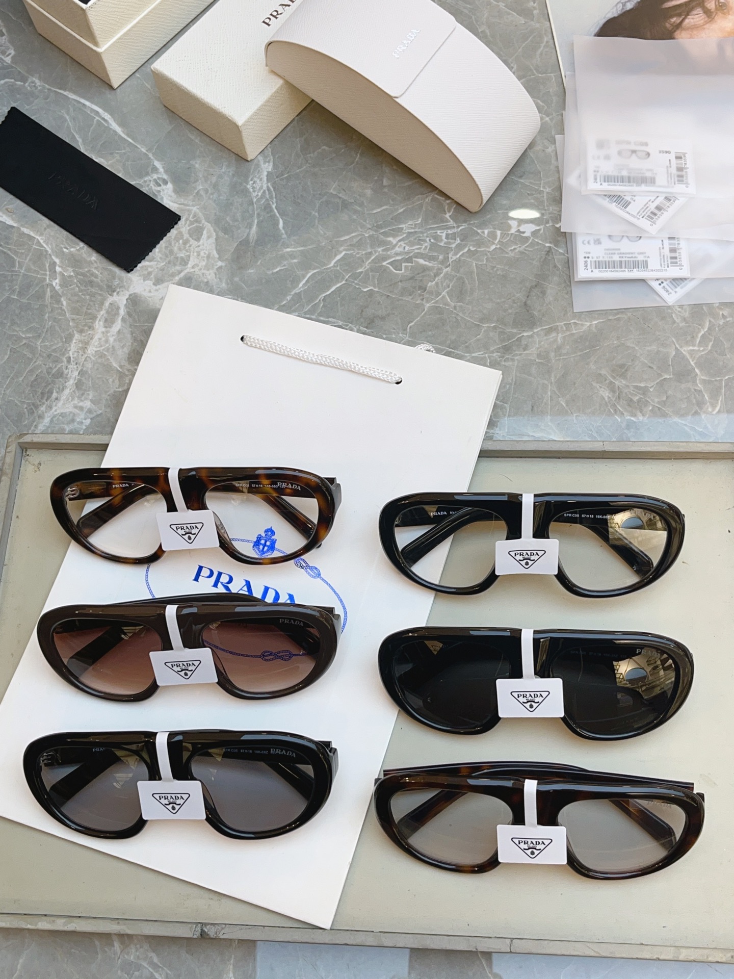 ，【PRAD*】普拉*达新款太阳镜🕶️ 高版本✨，MODEL：SPR C05，SIZE：57口18-135