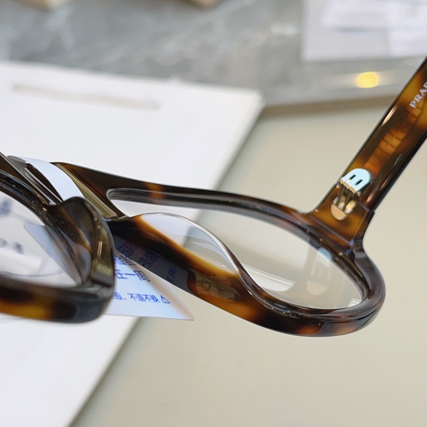 ，【PRAD*】普拉*达新款太阳镜🕶️ 高版本✨，MODEL：SPR C05，SIZE：57口18-135