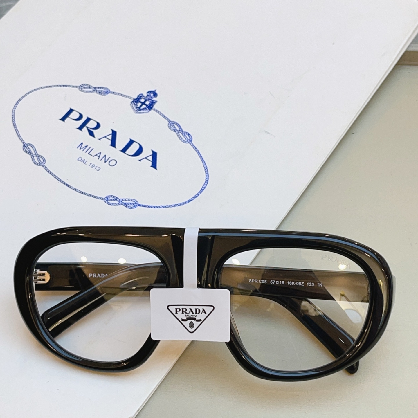 ，【PRAD*】普拉*达新款太阳镜🕶️ 高版本✨，MODEL：SPR C05，SIZE：57口18-135