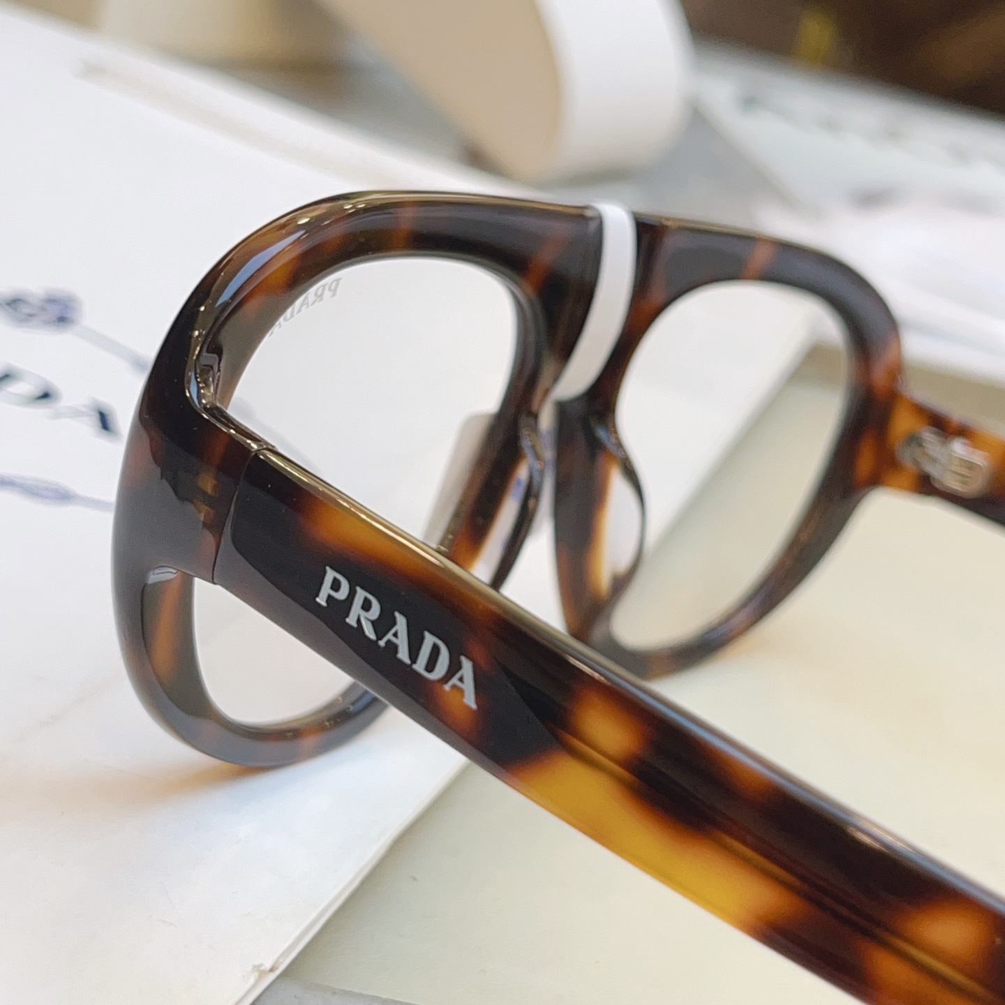 ，【PRAD*】普拉*达新款太阳镜🕶️ 高版本✨，MODEL：SPR C05，SIZE：57口18-135