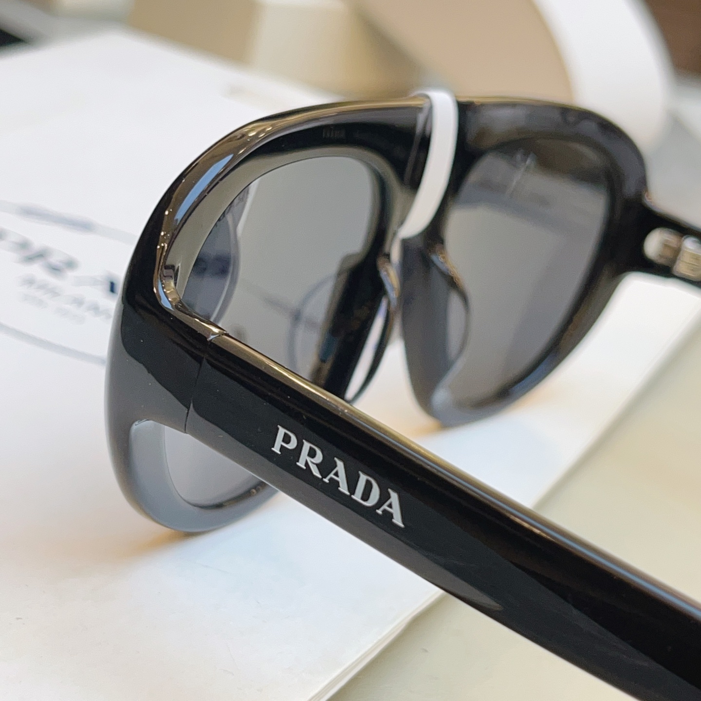 ，【PRAD*】普拉*达新款太阳镜🕶️ 高版本✨，MODEL：SPR C05，SIZE：57口18-135