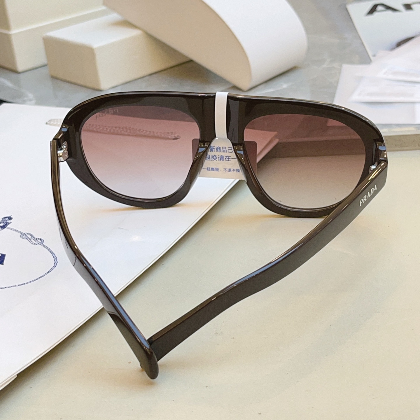 ，【PRAD*】普拉*达新款太阳镜🕶️ 高版本✨，MODEL：SPR C05，SIZE：57口18-135