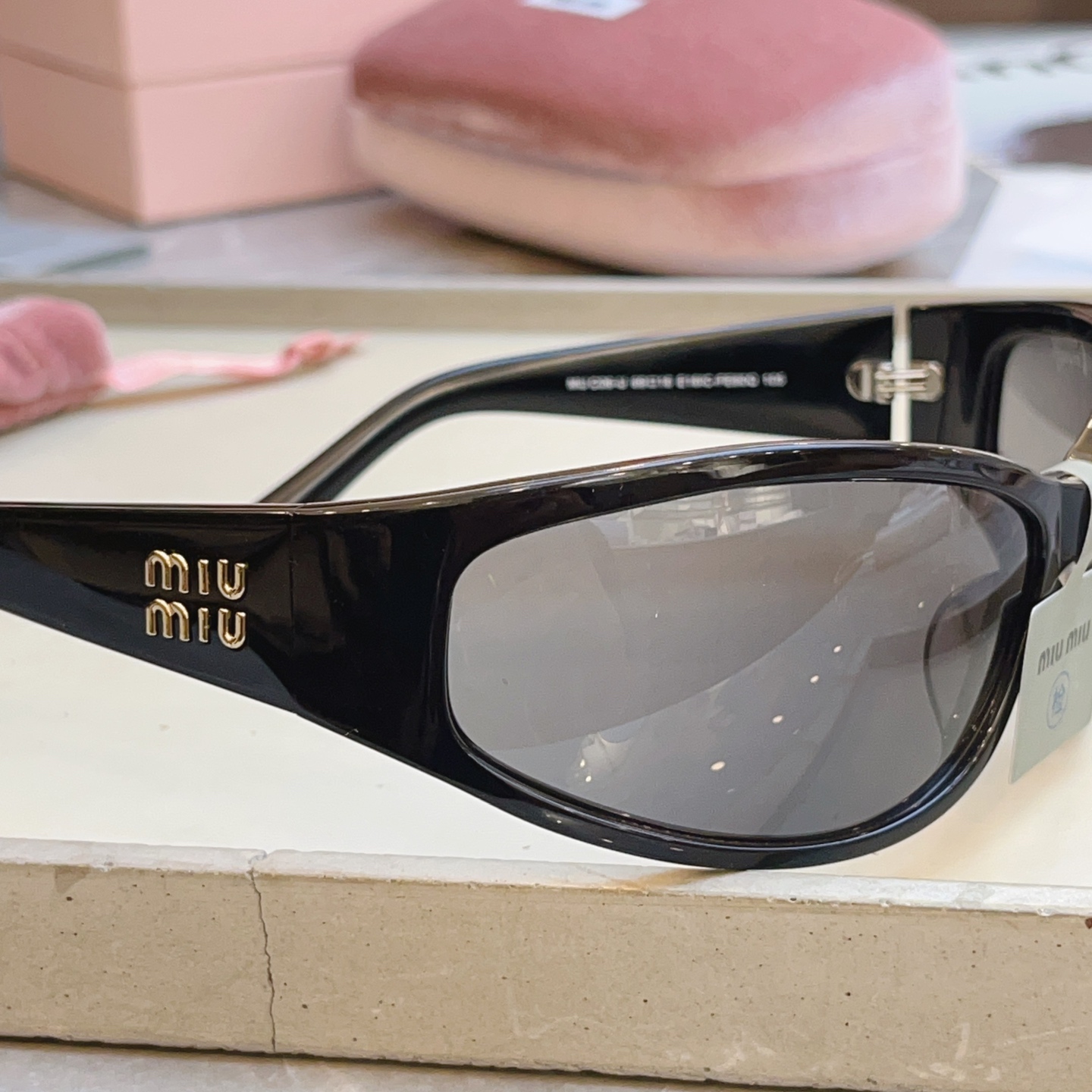 ，【MIUMI*】缪*缪新款太阳镜 高版本✨，Mod:MU C06-U，SIZE:69口16-105