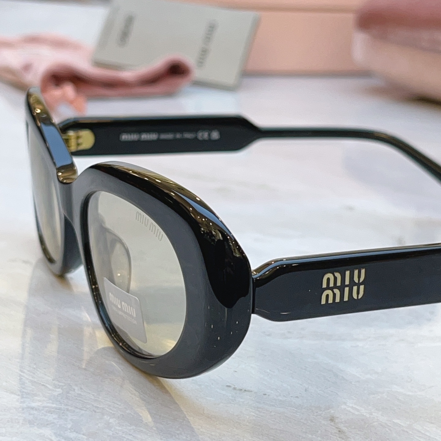 ，【MIUMI*】缪*缪新款太阳镜，Mod:SMU C01，SIZE:53口20-140