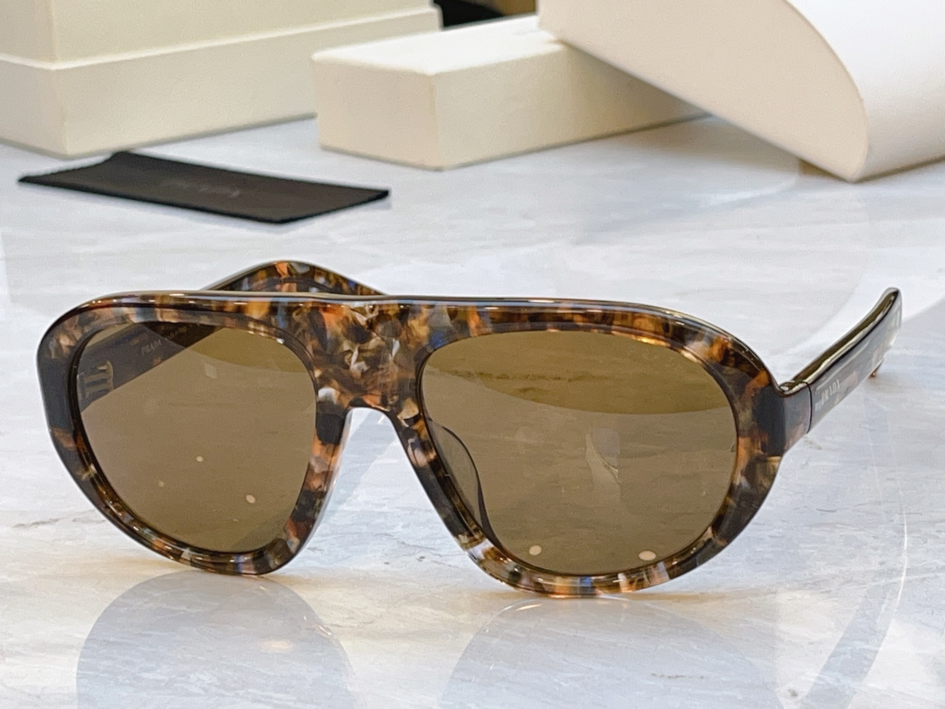 🆕 ，【🆕 PRAD*】普拉*达新款太阳镜🕶️ ，MODEL：🆕 PR C05，SIZE：57口18-135
