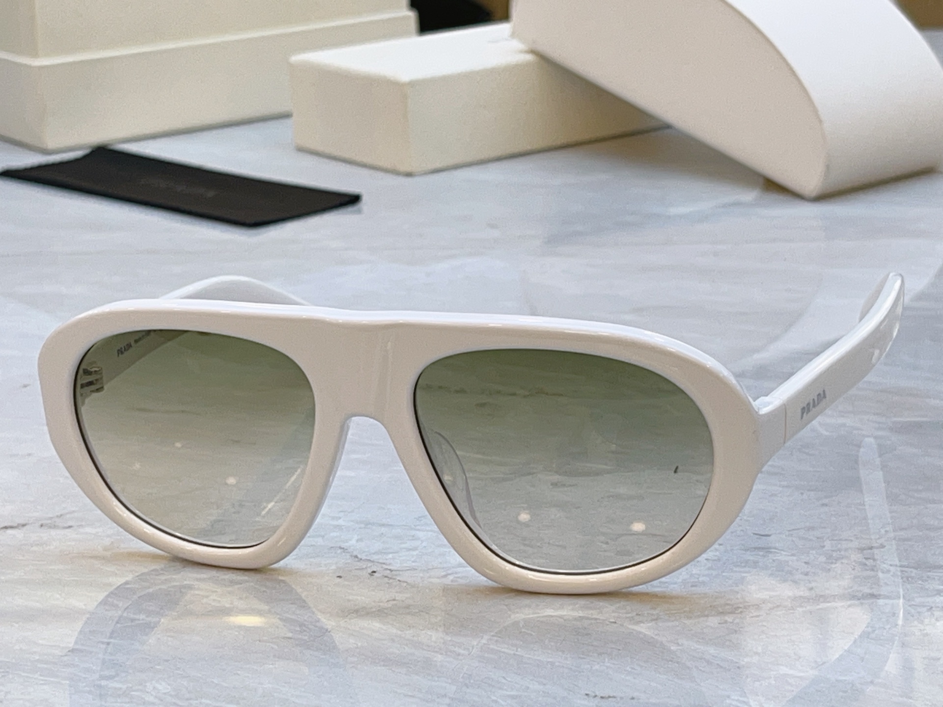 🆕 ，【🆕 PRAD*】普拉*达新款太阳镜🕶️ ，MODEL：🆕 PR C05，SIZE：57口18-135
