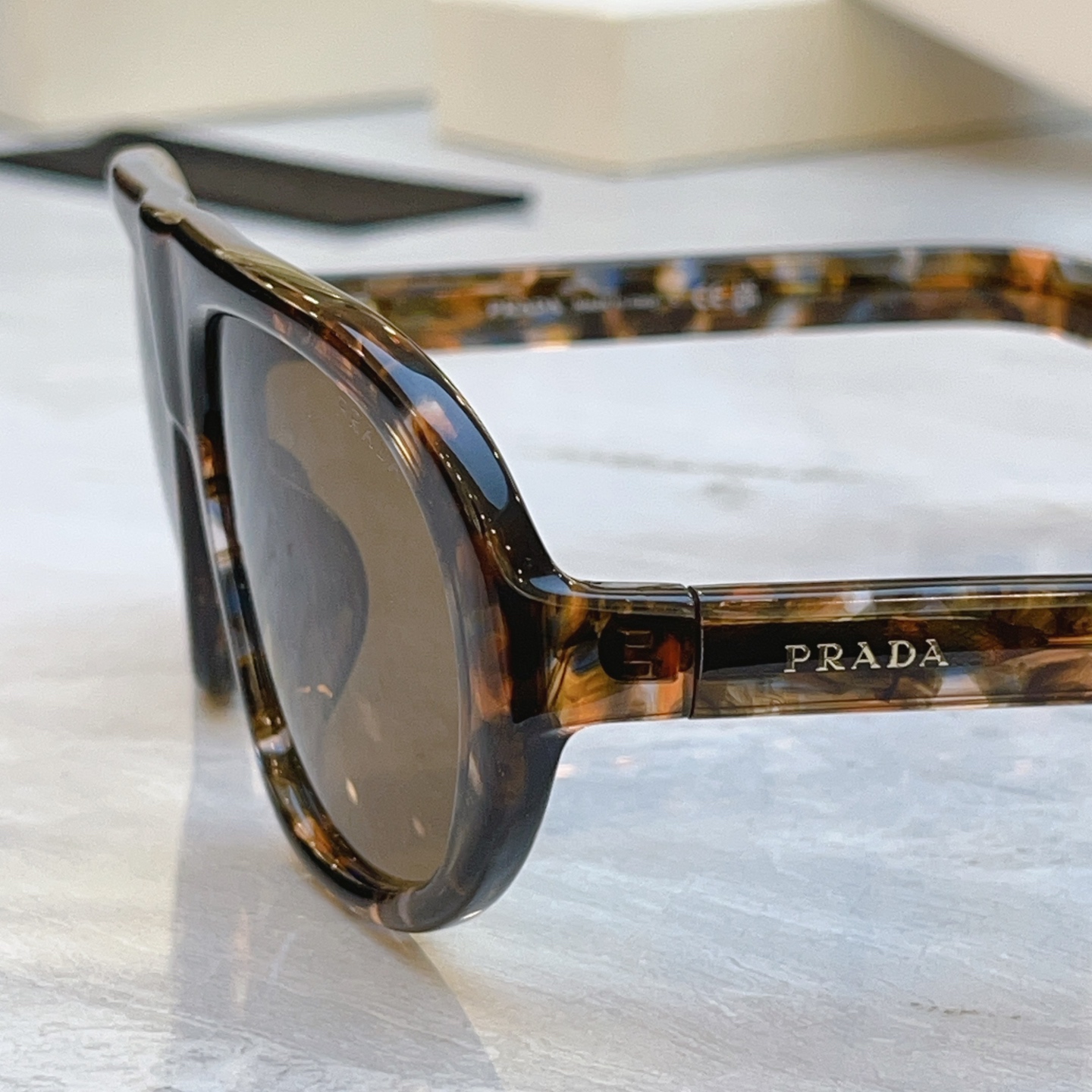 🆕 ，【🆕 PRAD*】普拉*达新款太阳镜🕶️ ，MODEL：🆕 PR C05，SIZE：57口18-135