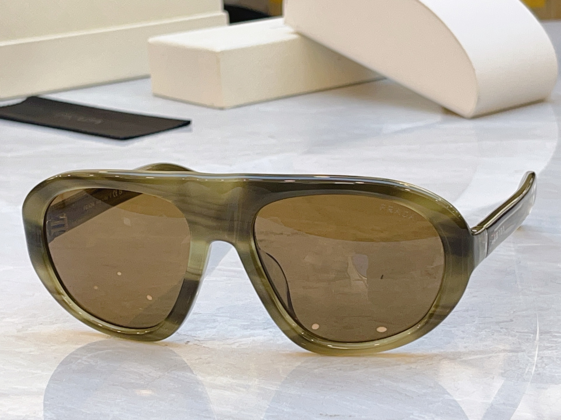 🆕 ，【🆕 PRAD*】普拉*达新款太阳镜🕶️ ，MODEL：🆕 PR C05，SIZE：57口18-135