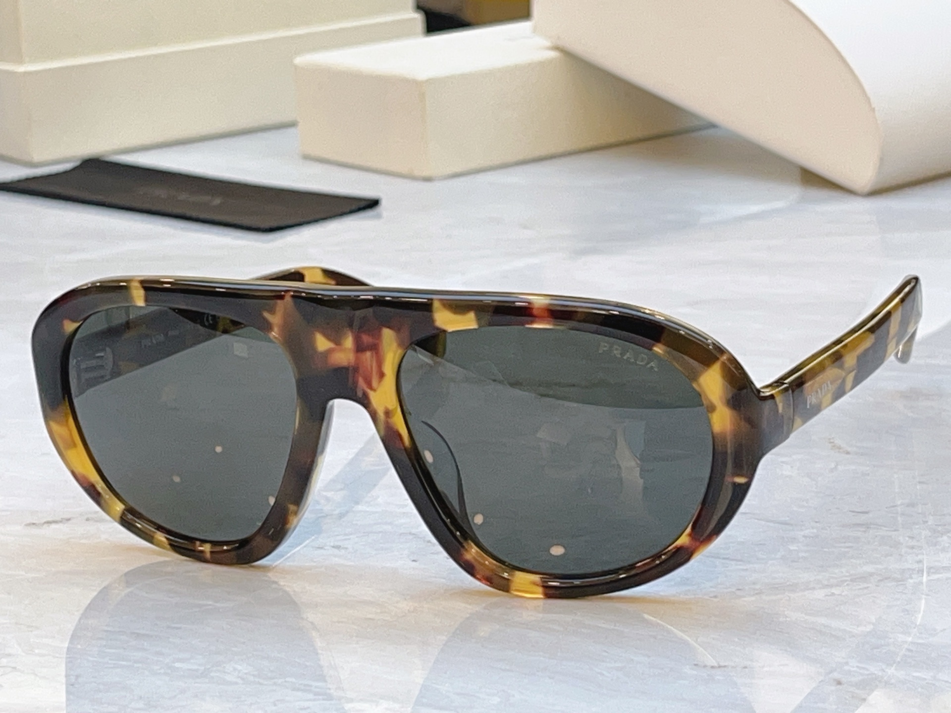 🆕 ，【🆕 PRAD*】普拉*达新款太阳镜🕶️ ，MODEL：🆕 PR C05，SIZE：57口18-135