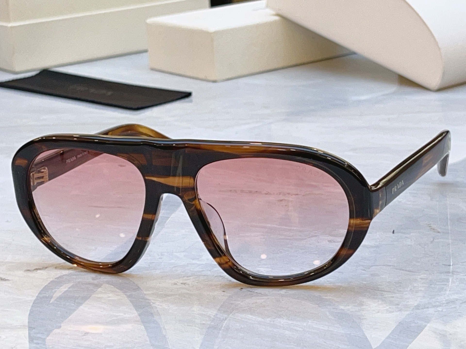 🆕 ，【🆕 PRAD*】普拉*达新款太阳镜🕶️ ，MODEL：🆕 PR C05，SIZE：57口18-135