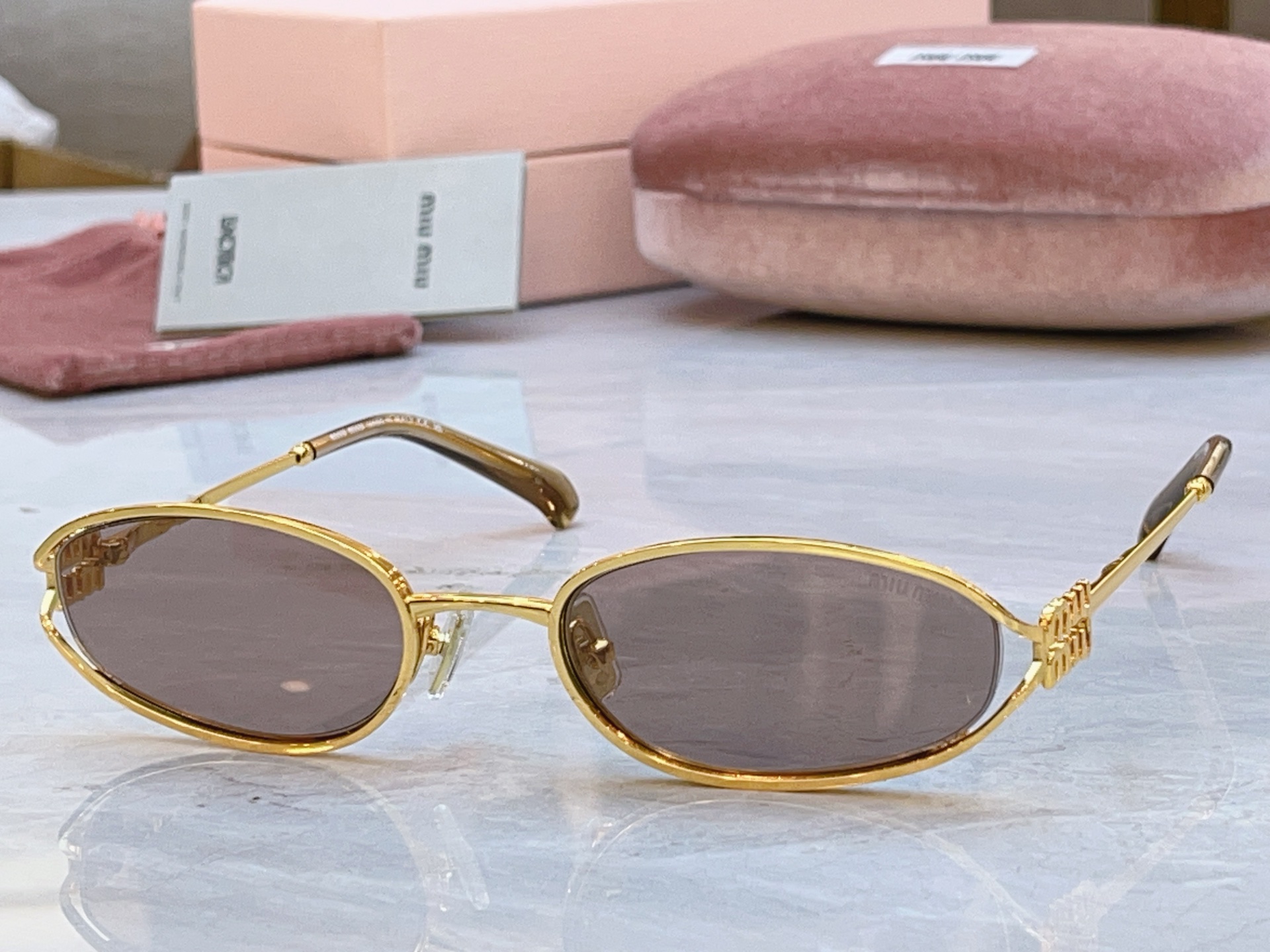 🆕 ，【🆕 PRAD*】普拉*达新款太阳镜🕶️ ，MODEL：🆕 PR C05，SIZE：57口18-135
