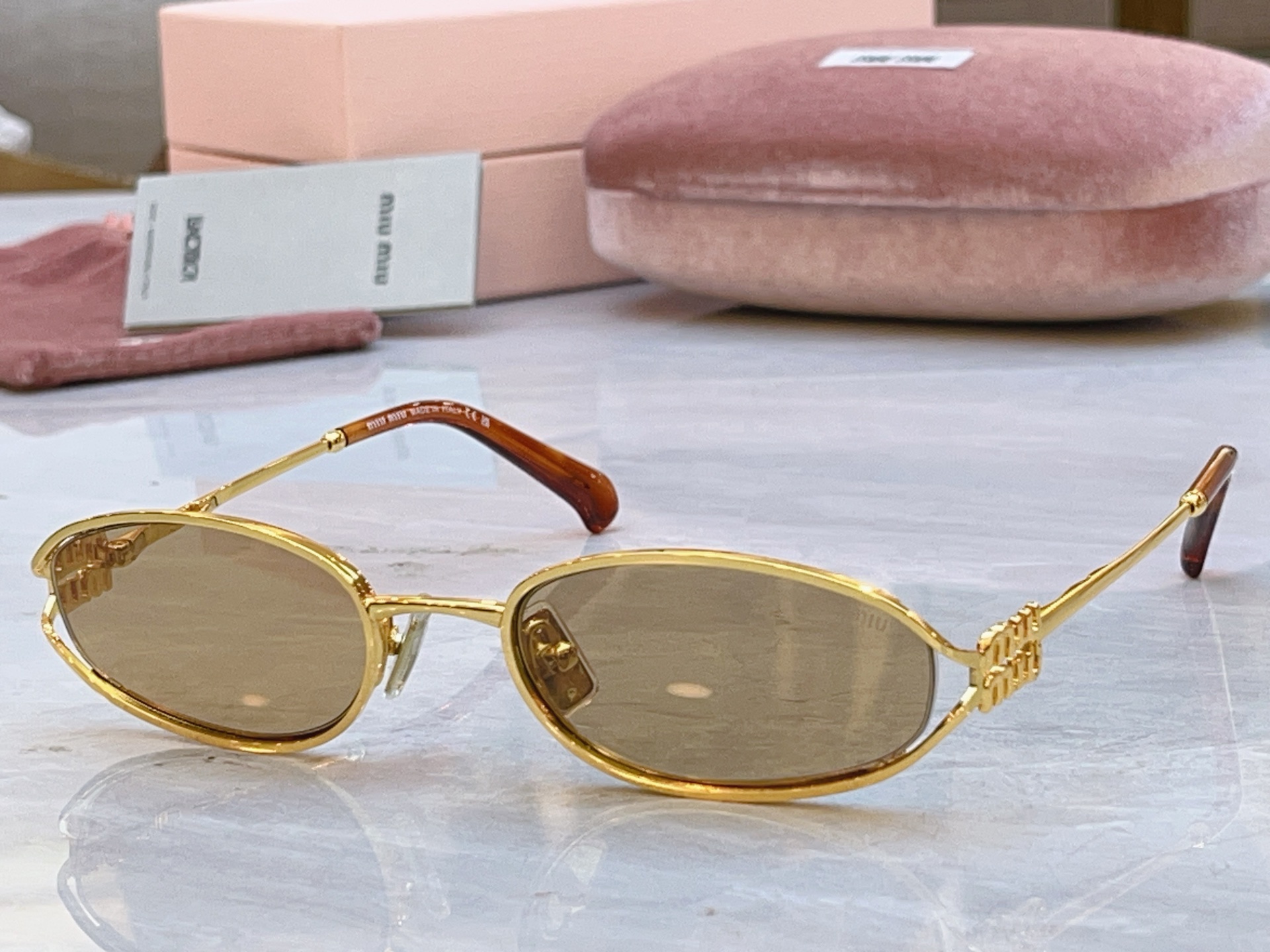 🆕 ，【🆕 PRAD*】普拉*达新款太阳镜🕶️ ，MODEL：🆕 PR C05，SIZE：57口18-135