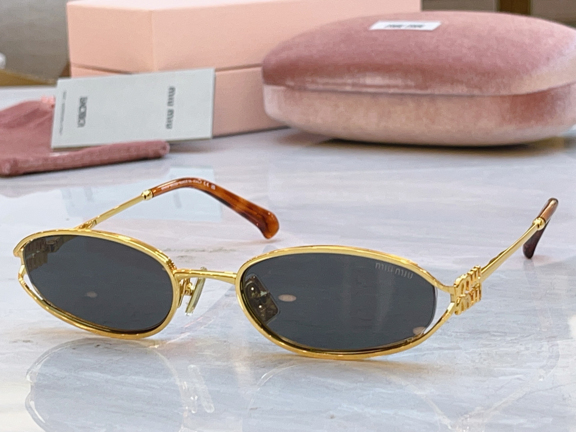 🆕 ，【🆕 PRAD*】普拉*达新款太阳镜🕶️ ，MODEL：🆕 PR C05，SIZE：57口18-135