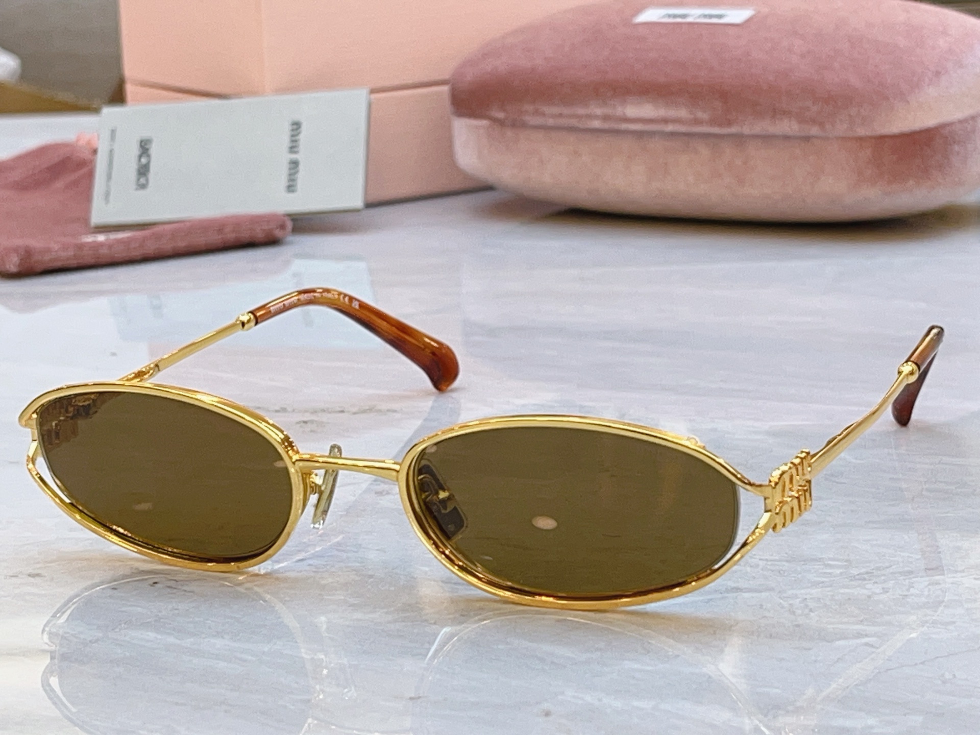 🆕 ，【🆕 PRAD*】普拉*达新款太阳镜🕶️ ，MODEL：🆕 PR C05，SIZE：57口18-135