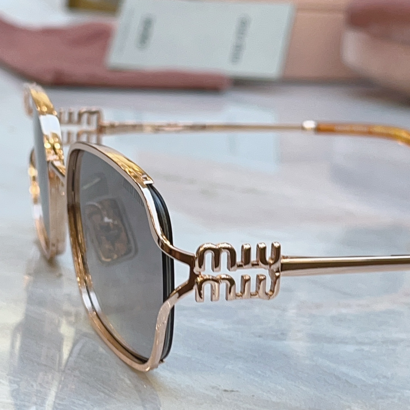 🆕 ，【MIUMI*】缪*缪新款太阳镜，Mod:MU C50S，SIZE:54口21-125