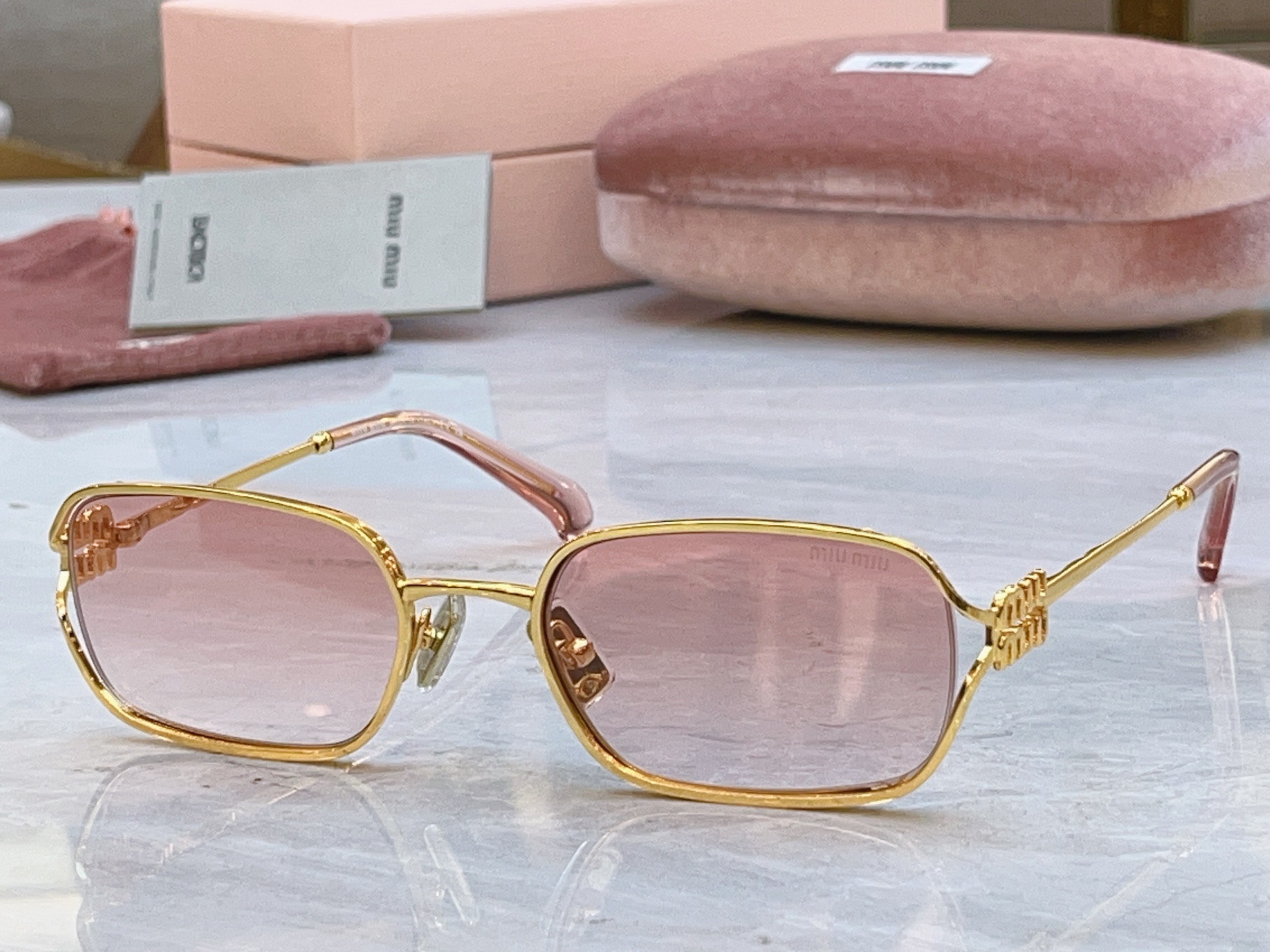 🆕 ，【MIUMI*】缪*缪新款太阳镜，Mod:MU C50S，SIZE:54口21-125