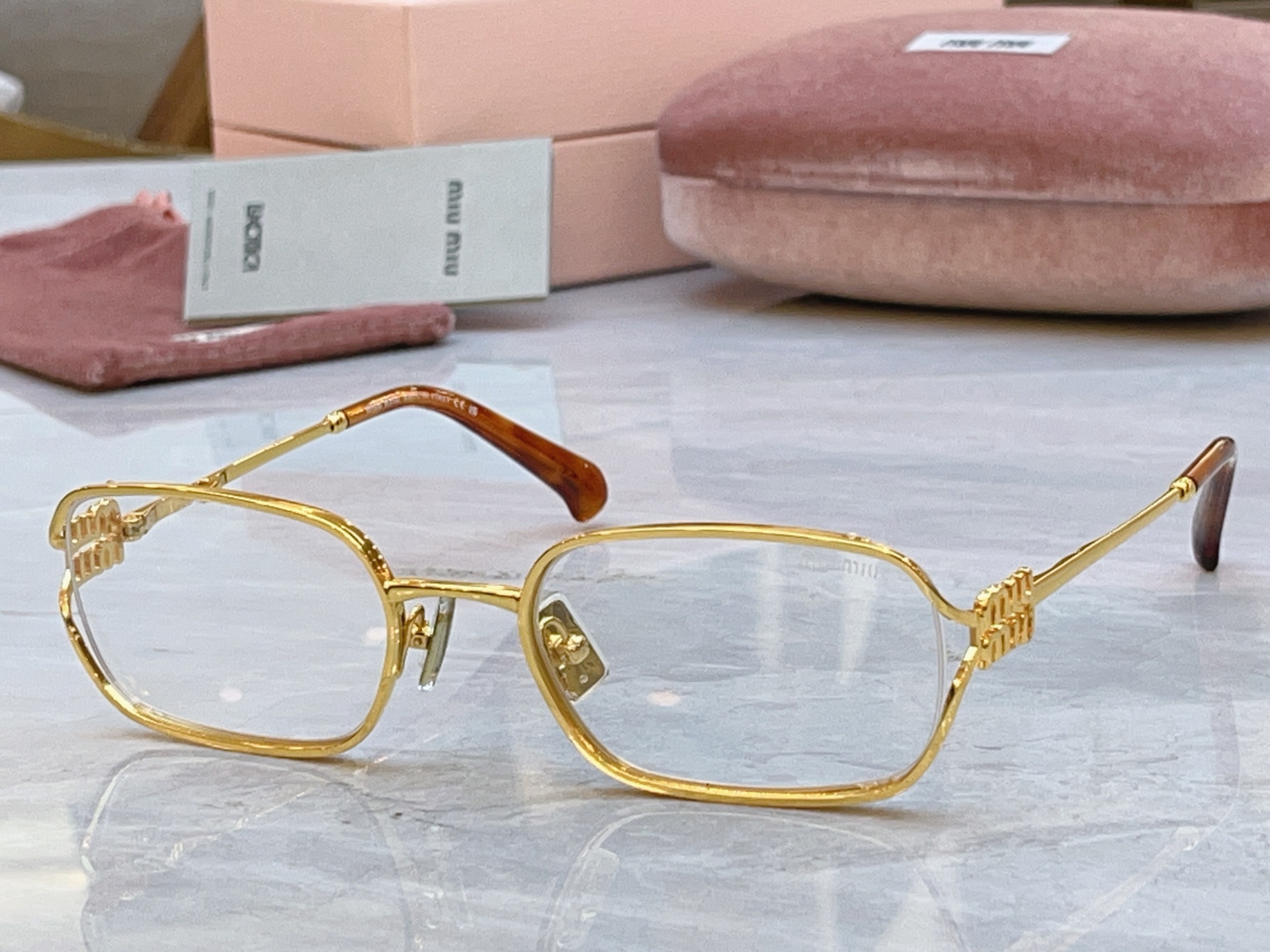 🆕 ，【MIUMI*】缪*缪新款太阳镜，Mod:MU C50S，SIZE:54口21-125