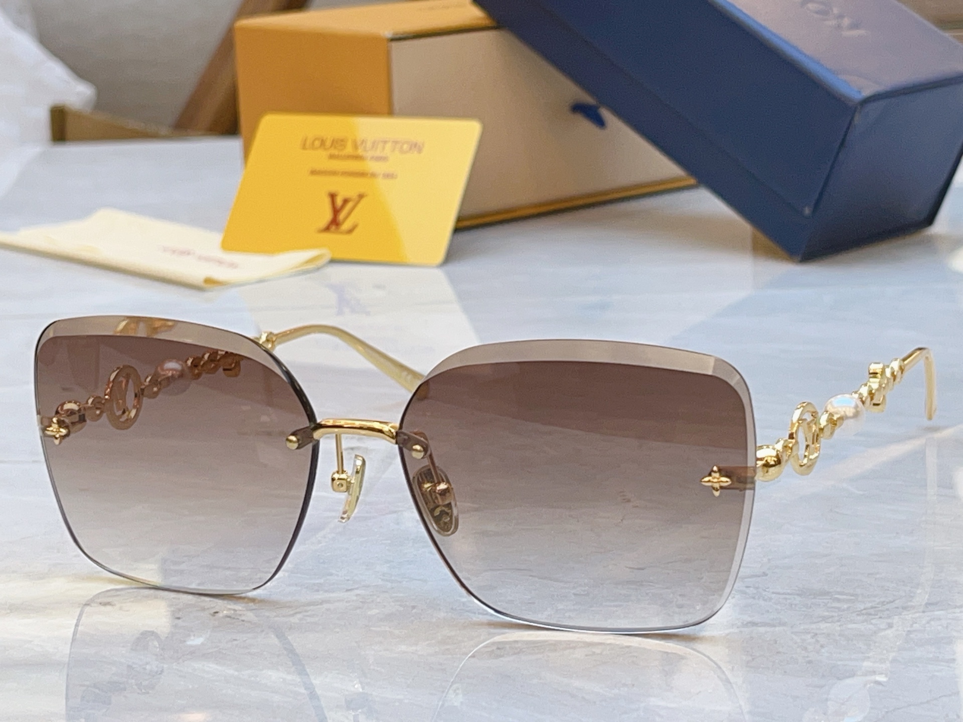 🆕 ，【LOUIS VUITTO*】路易*威登新款太阳镜，MODEL：Z3406U，SIZE：63口16-145