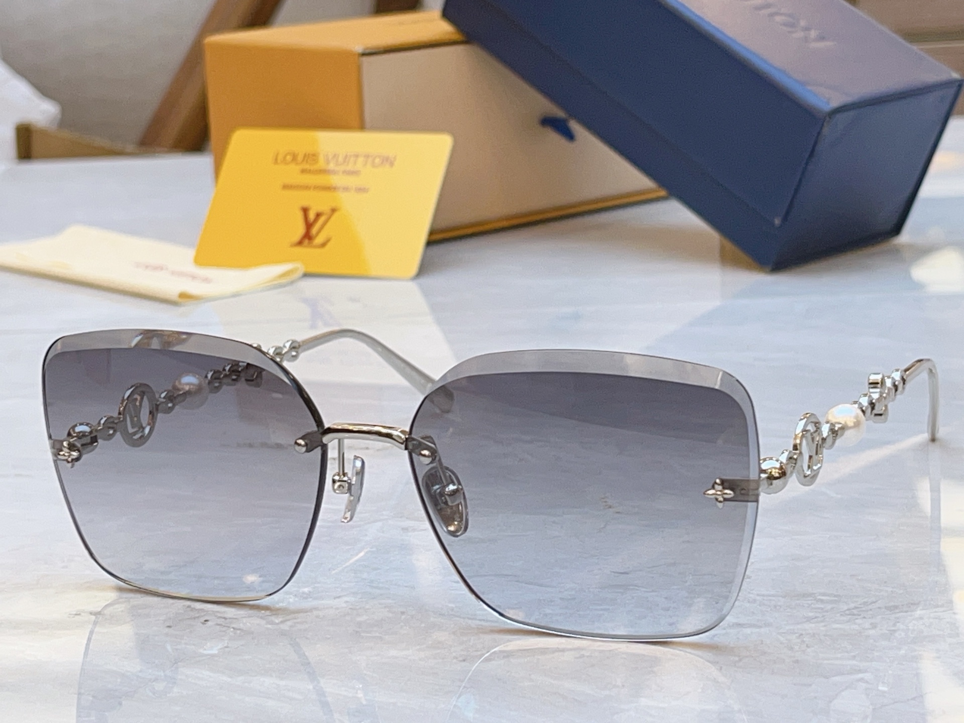🆕 ，【LOUIS VUITTO*】路易*威登新款太阳镜，MODEL：Z3406U，SIZE：63口16-145