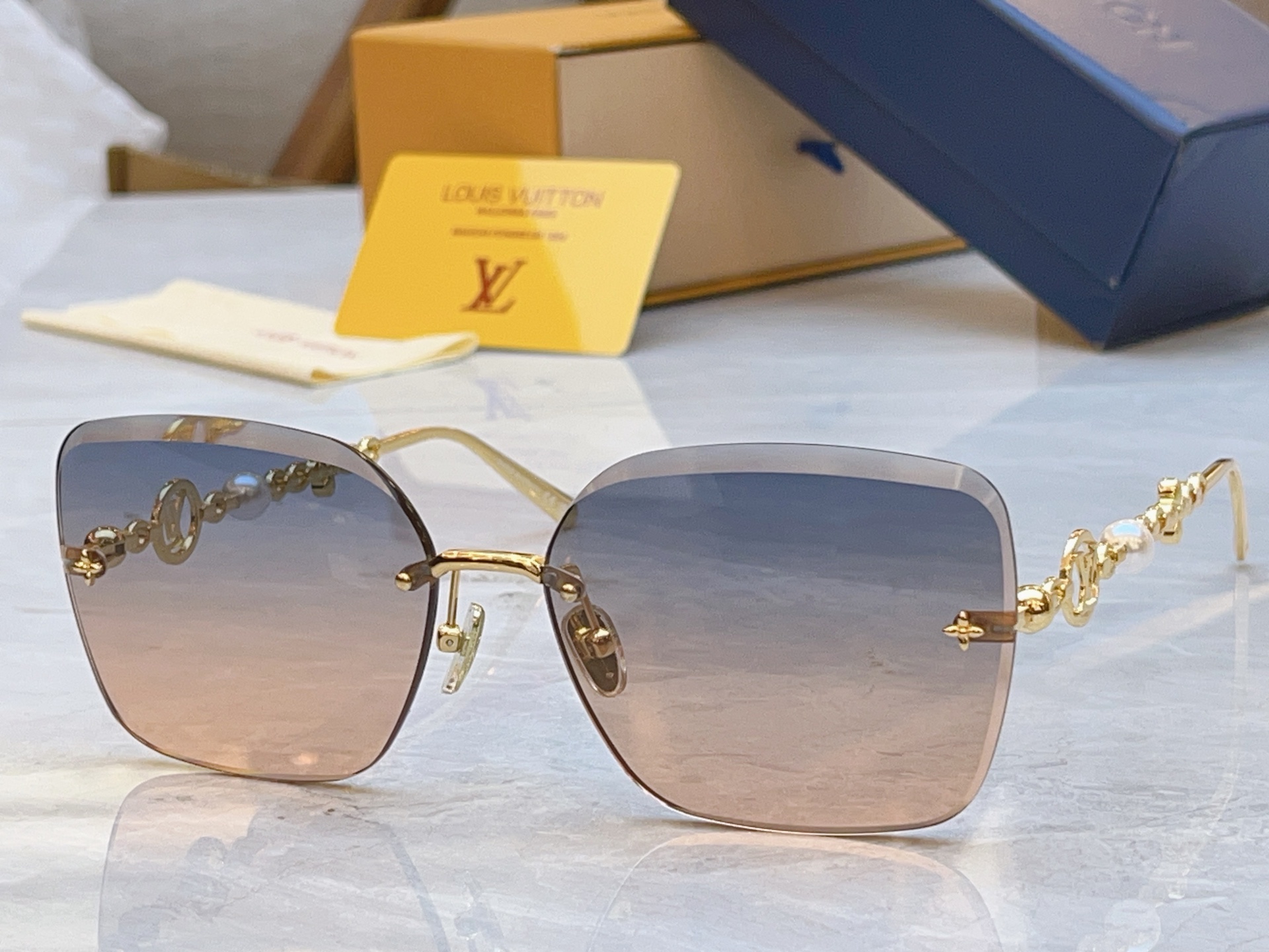 🆕 ，【LOUIS VUITTO*】路易*威登新款太阳镜，MODEL：Z3406U，SIZE：63口16-145