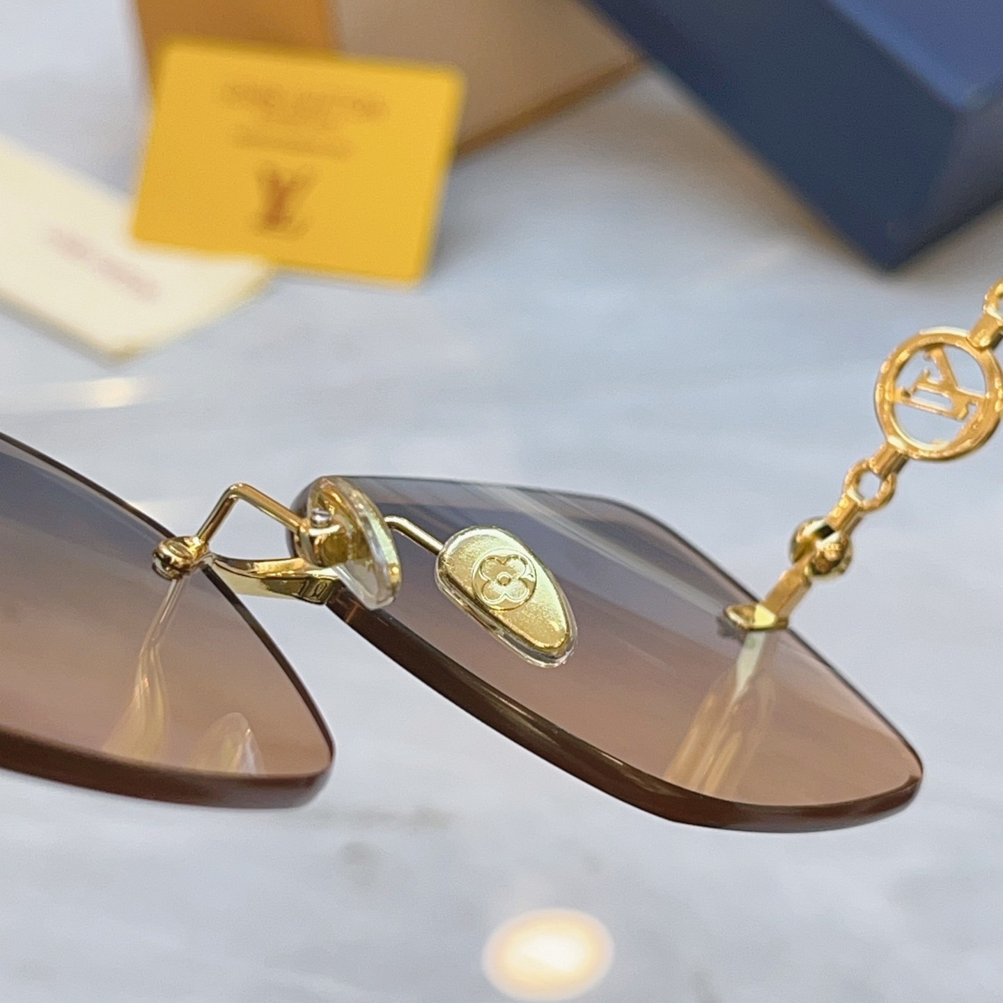 🆕 ，【LOUIS VUITTO*】路易*威登新款太阳镜，MODEL：Z3406U，SIZE：63口16-145