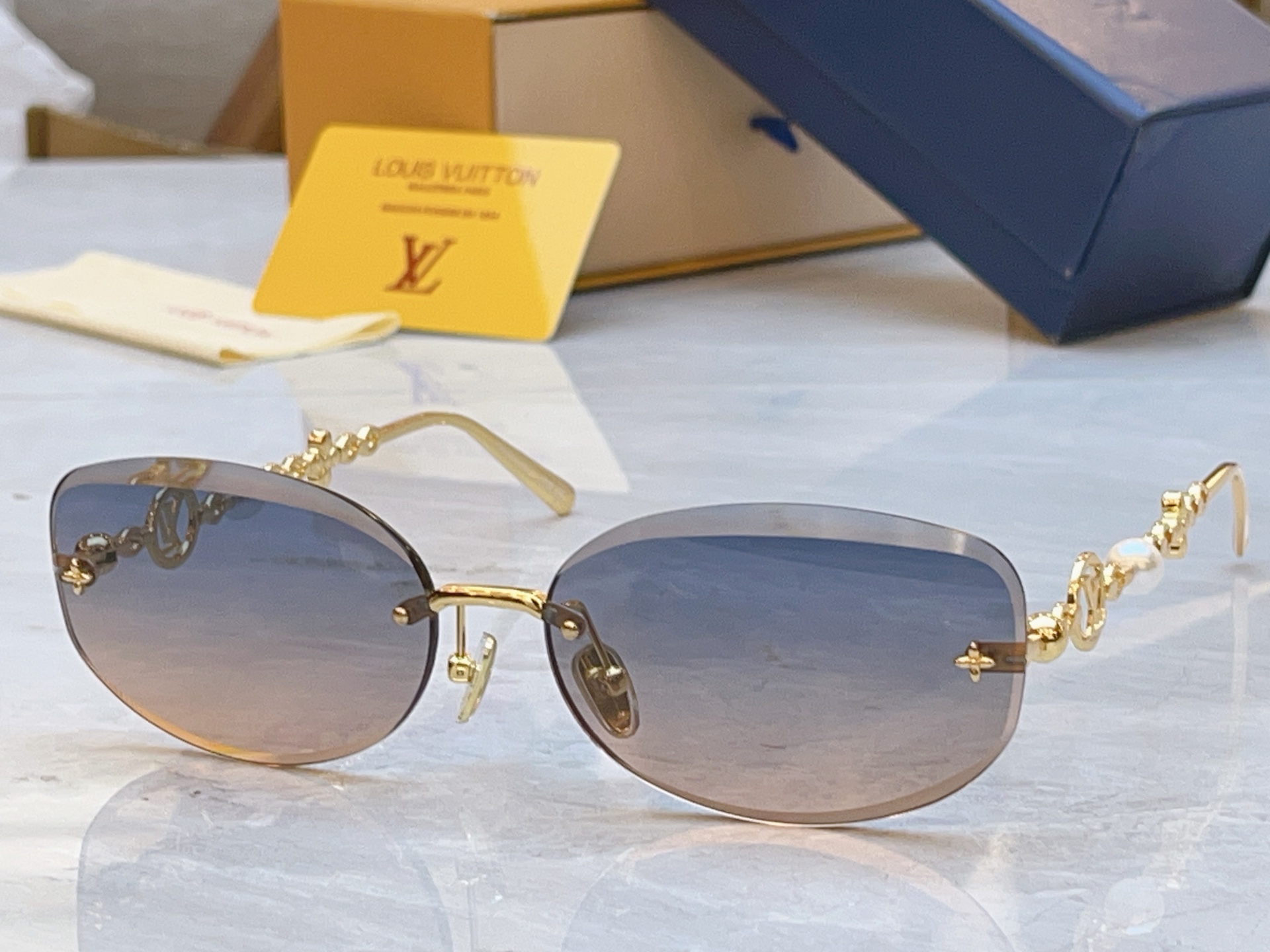 🆕 ，【LOUIS VUITTO*】路易*威登新款太阳镜，MODEL：Z3406U，SIZE：63口16-145
