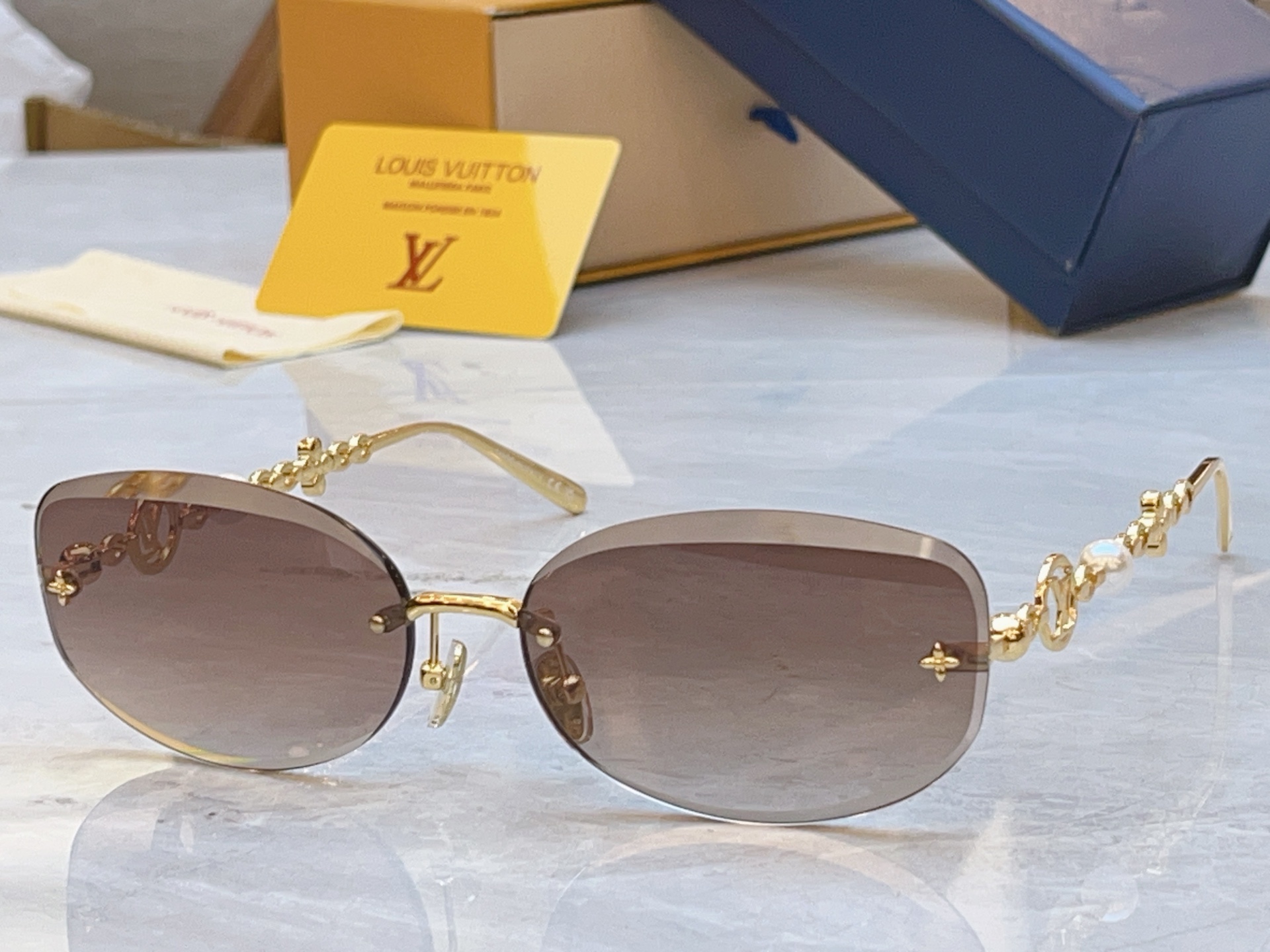 🆕 ，【LOUIS VUITTO*】路易*威登新款太阳镜，MODEL：Z3406U，SIZE：63口16-145