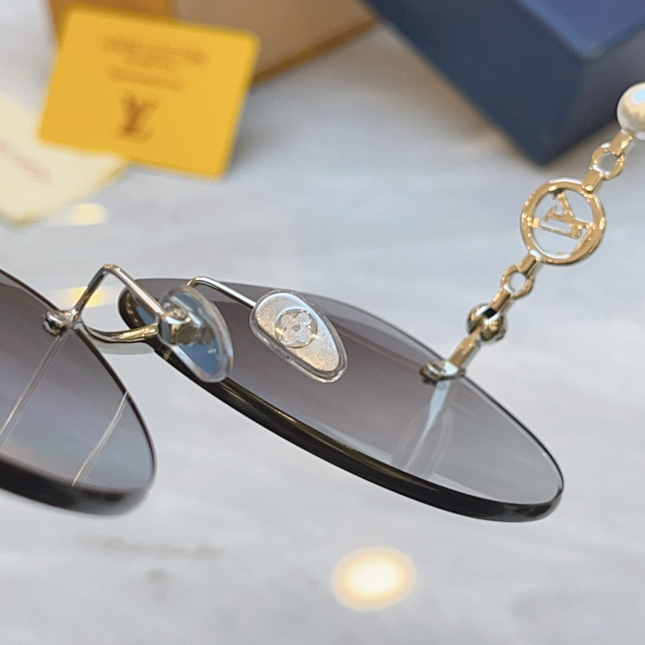 🆕 ，【LOUIS VUITTO*】路易*威登新款太阳镜，MODEL：Z3165U，SIZE：66口12-145