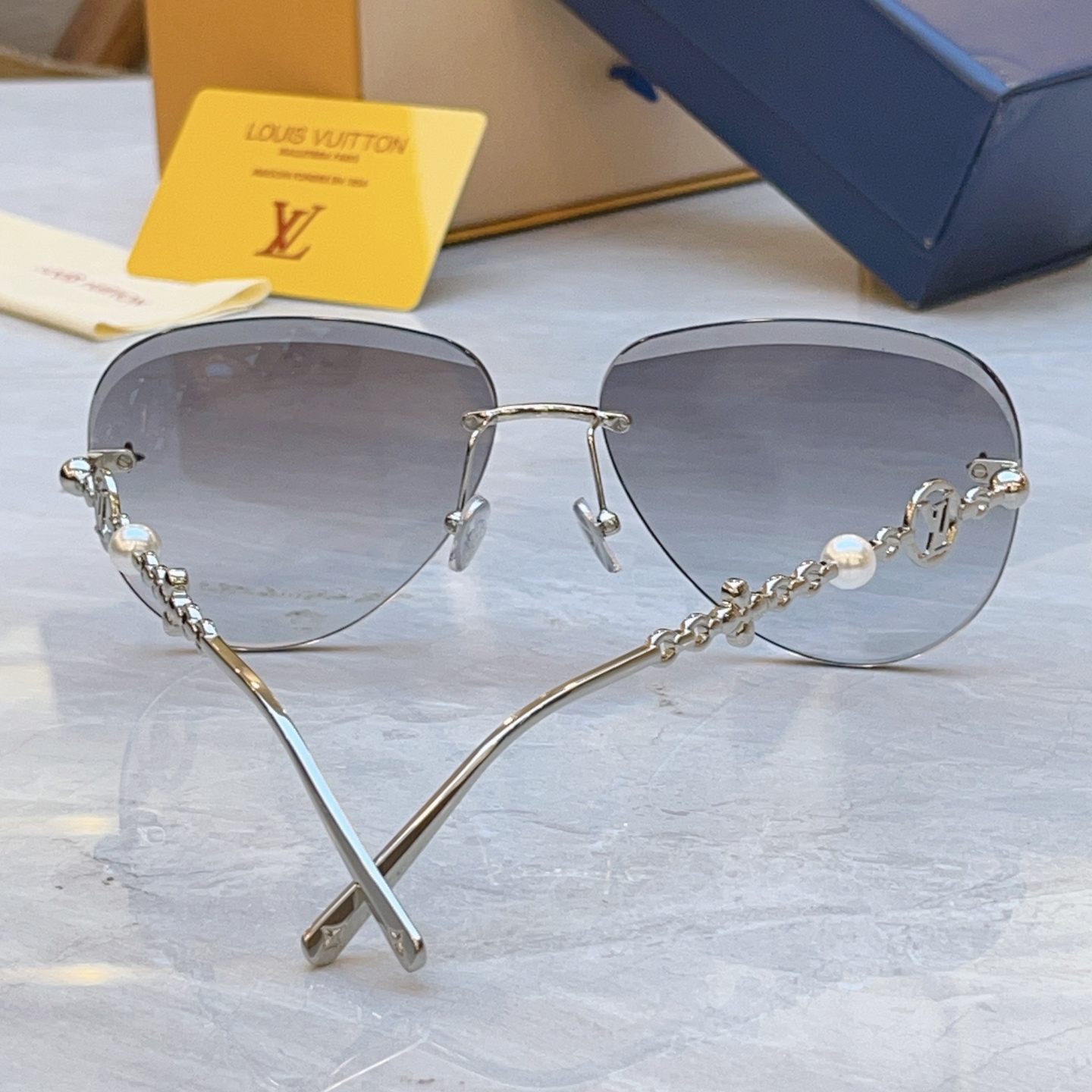 🆕 ，【LOUIS VUITTO*】路易*威登新款太阳镜，MODEL：Z3165U，SIZE：66口12-145