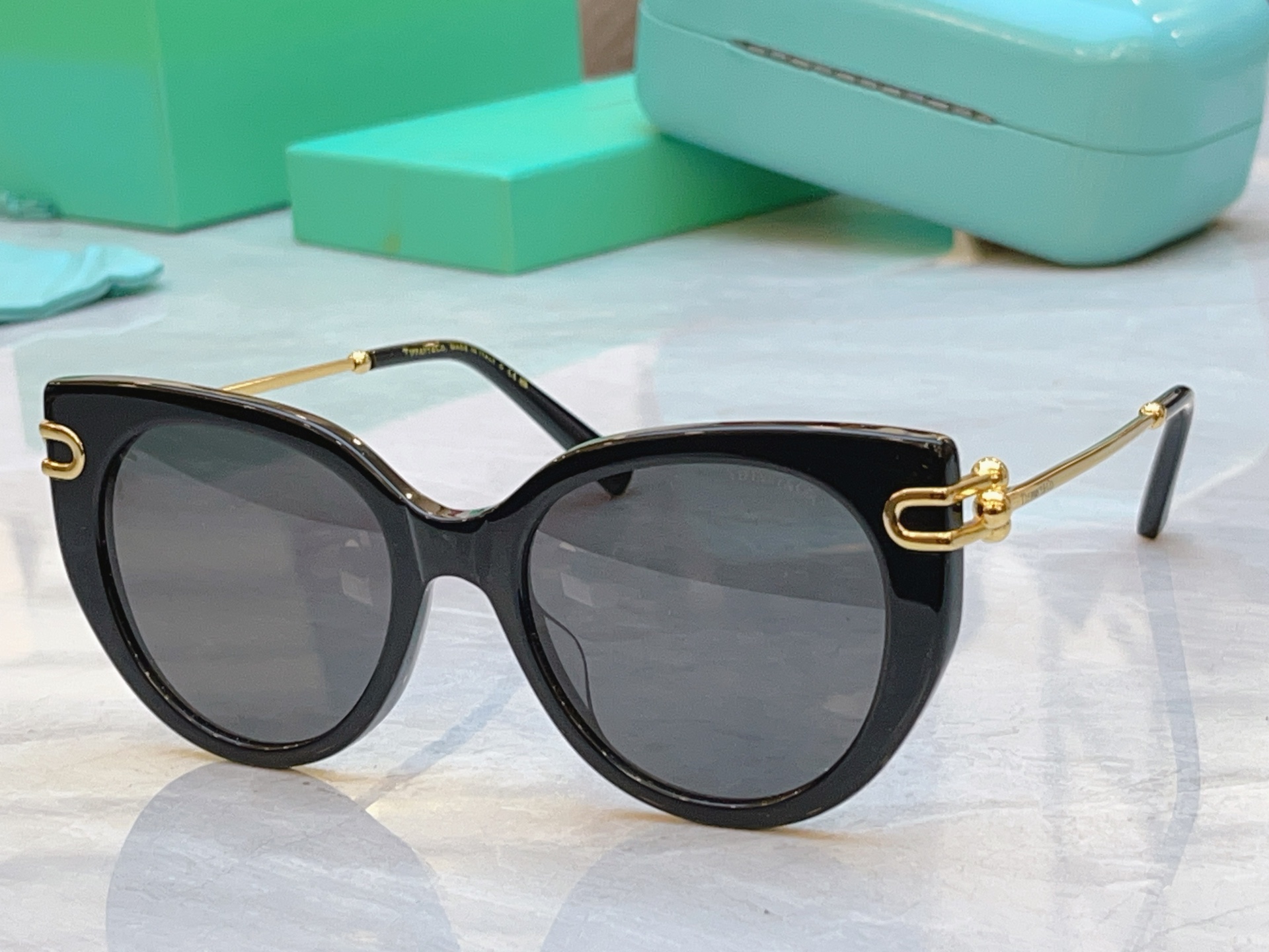 🆕 ，【Tiffany & Co.】蒂芙*尼新款太阳镜，Mod：TF4232，Size：52口19-140