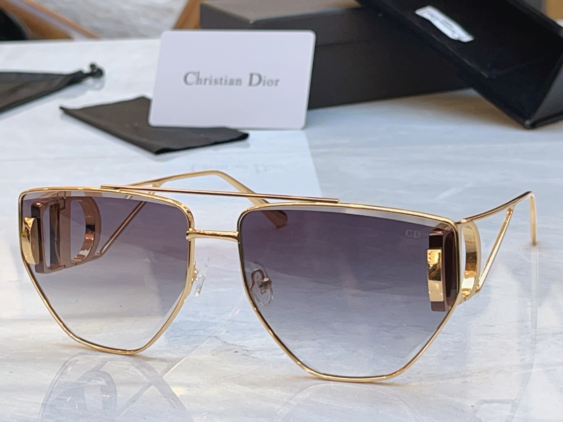 🆕 ，【DIO* 】迪*奥新款太阳镜， MODEL：DSGTA43UCR，SIZE：64口16-140