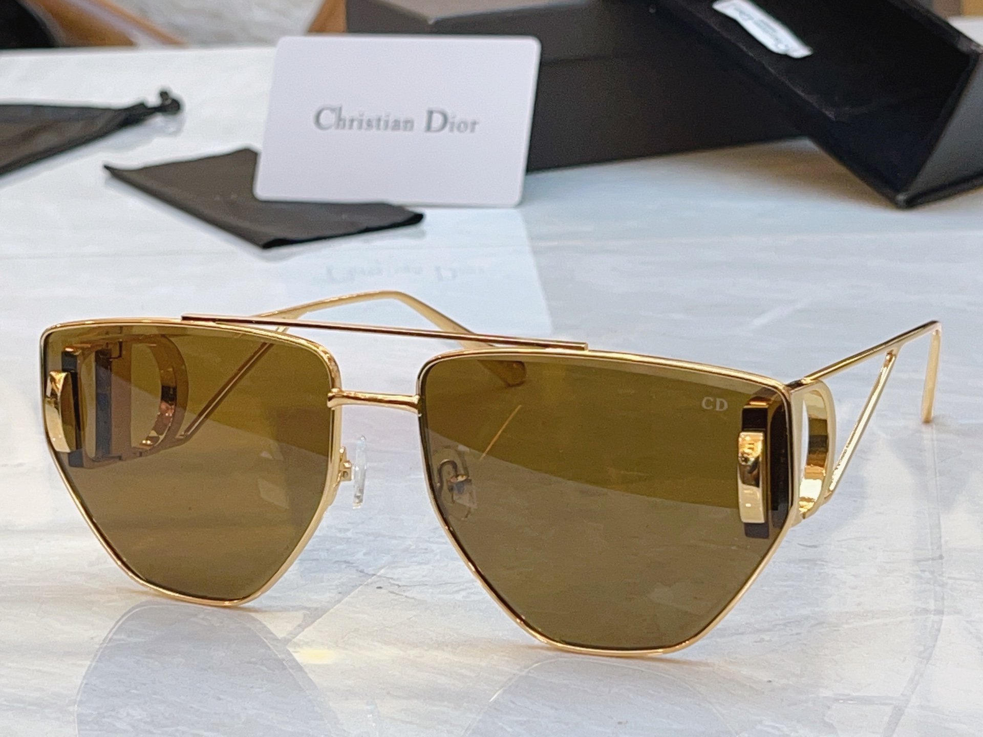 🆕 ，【DIO* 】迪*奥新款太阳镜， MODEL：DSGTA43UCR，SIZE：64口16-140