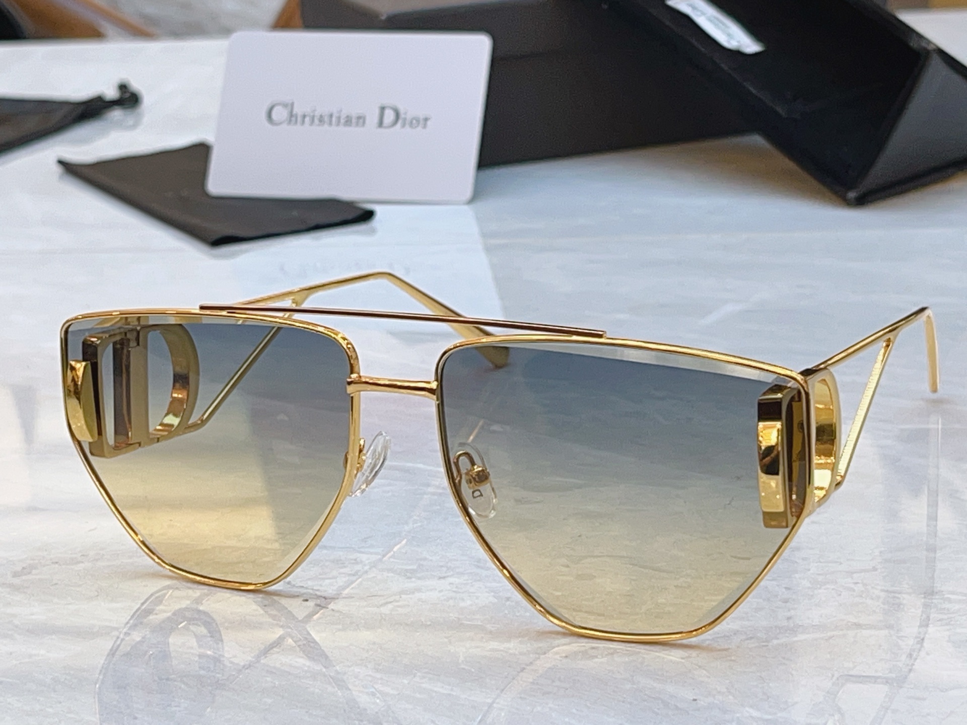 🆕 ，【DIO* 】迪*奥新款太阳镜， MODEL：DSGTA43UCR，SIZE：64口16-140