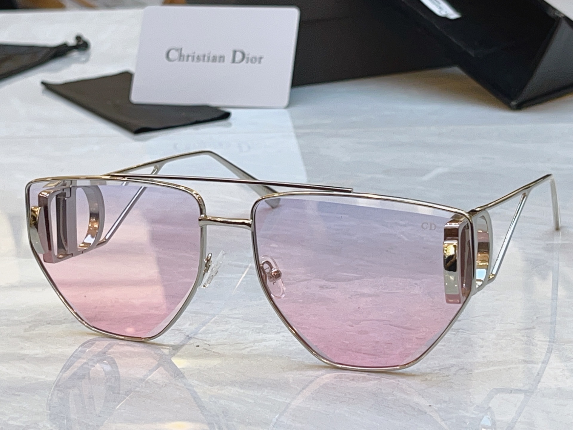 🆕 ，【DIO* 】迪*奥新款太阳镜， MODEL：DSGTA43UCR，SIZE：64口16-140