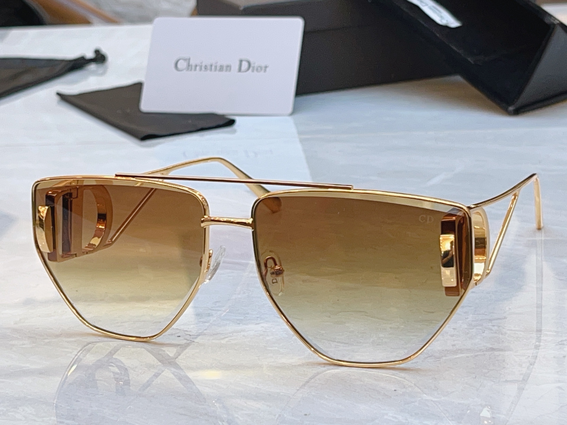 🆕 ，【DIO* 】迪*奥新款太阳镜， MODEL：DSGTA43UCR，SIZE：64口16-140