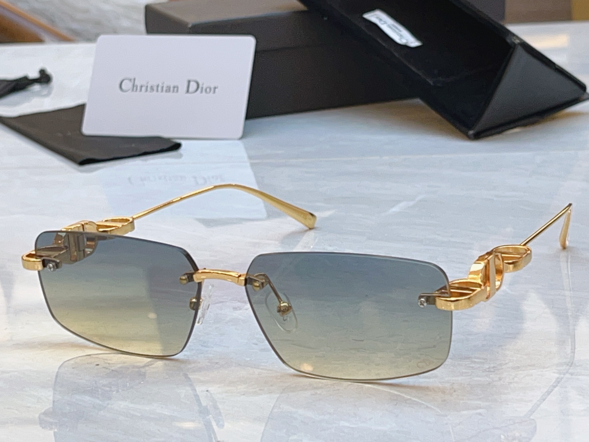 🆕 ，【DIO* 】迪*奥新款太阳镜， MODEL：Dior S4U，SIZE：61口15-133
