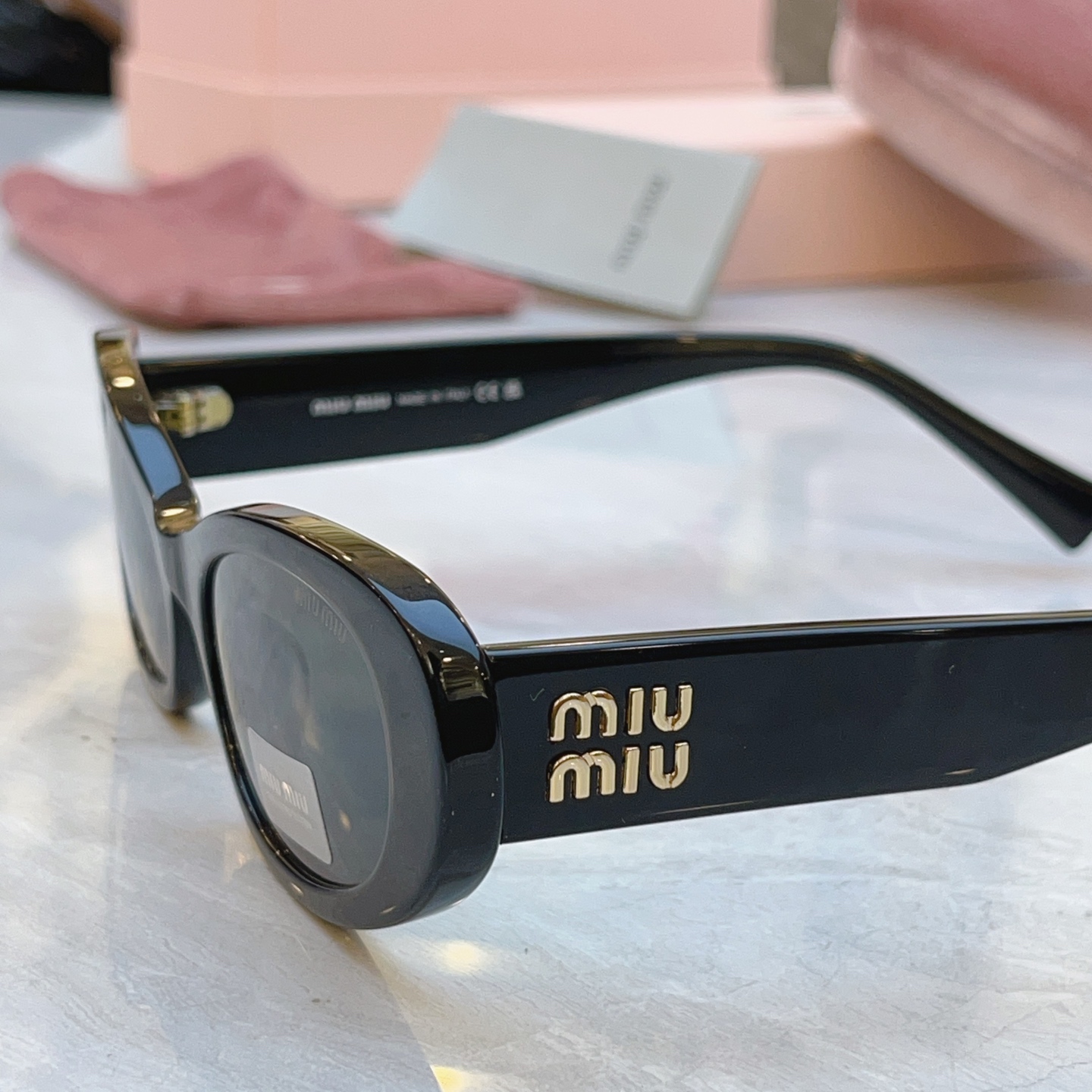 🆕 ，【MIUMI*】缪*缪新款太阳镜，Mod:SMU C02S，SIZE:53口20-140