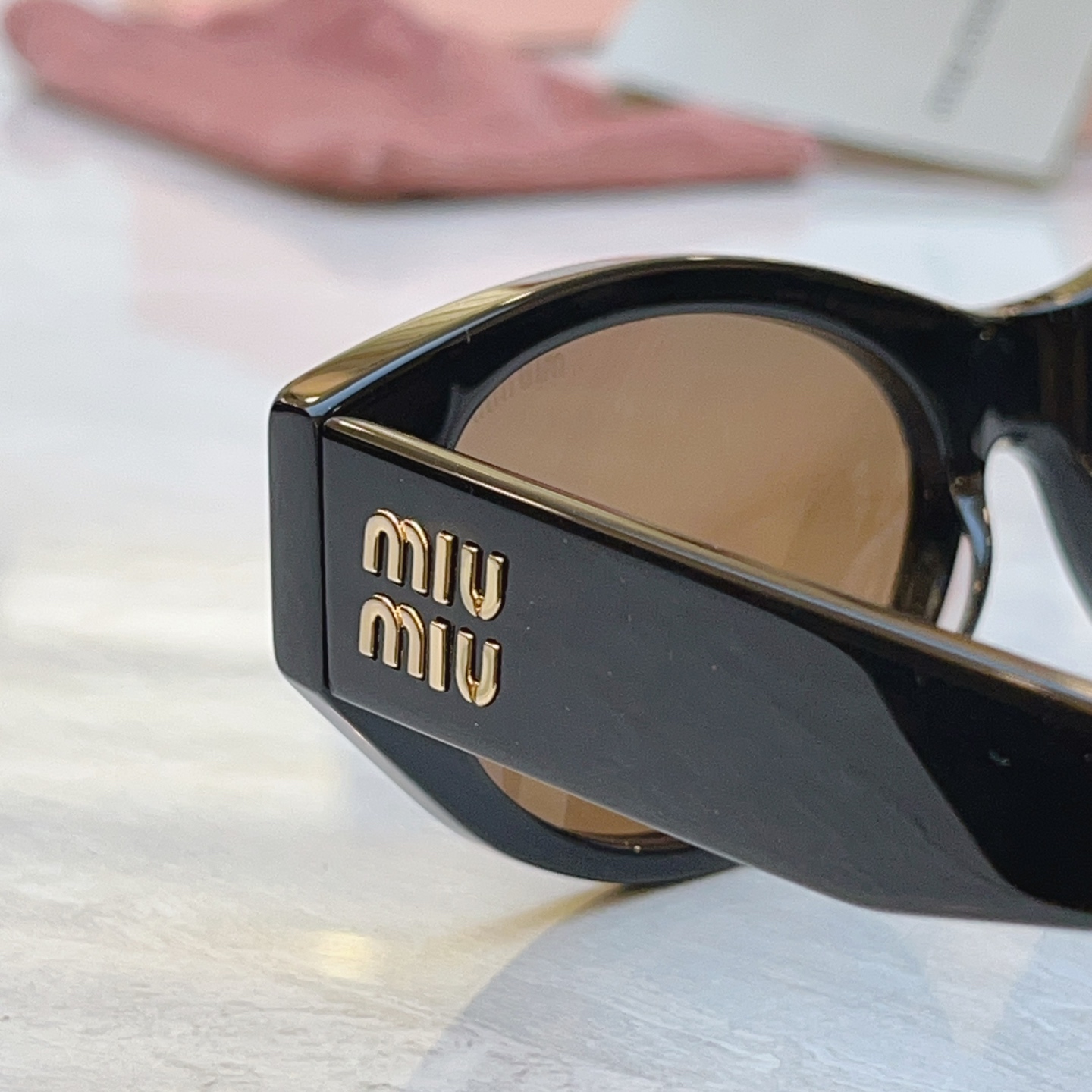 🆕 ，【MIUMI*】缪*缪新款太阳镜，Mod:SMU C03SU，SIZE:54口17-140