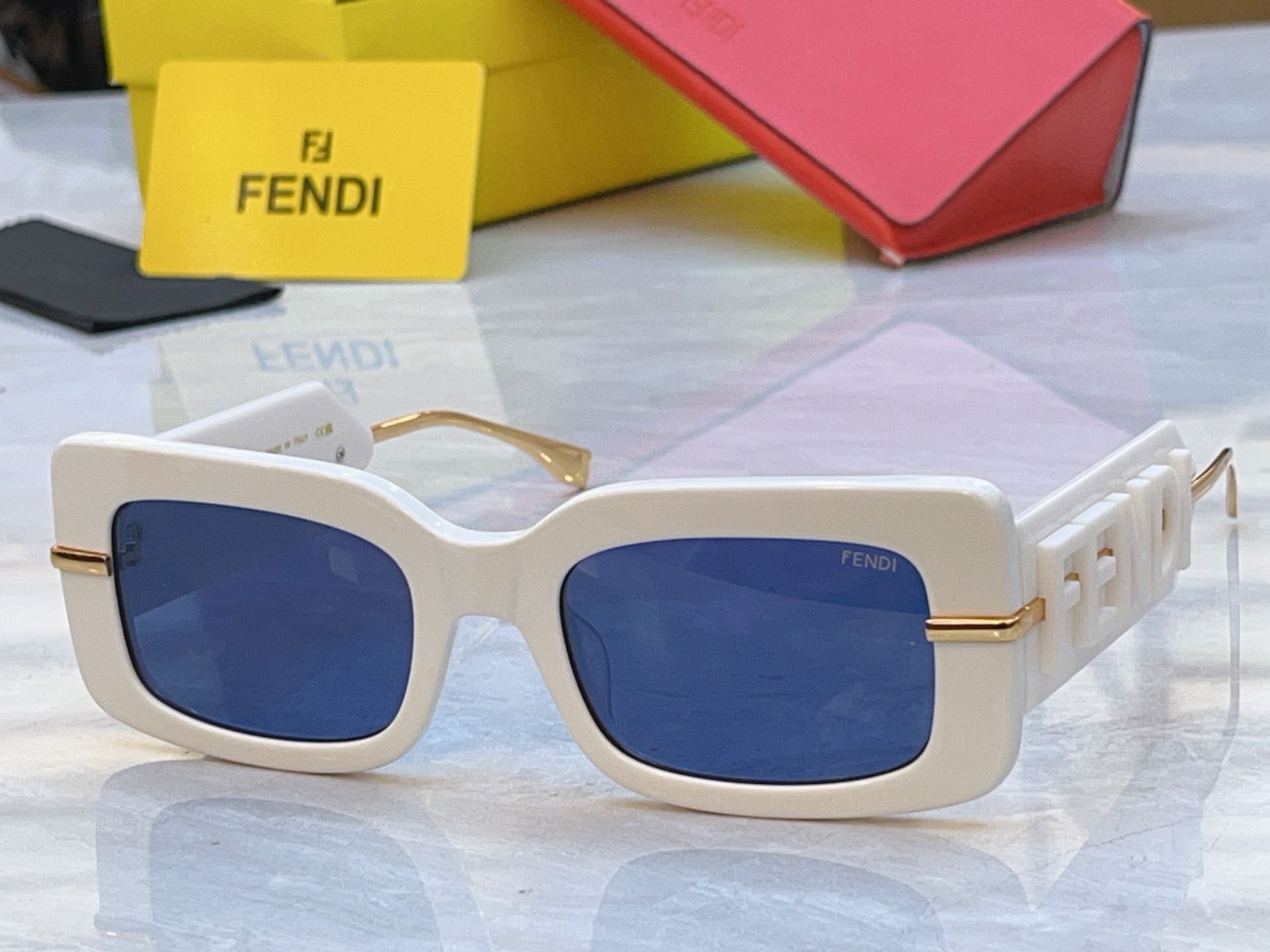 🆕 ，【FEN*】芬*迪新款太阳镜🕶️，MODEL：FOL085V1RF1🆕 PEA，SIZE：52口21-145